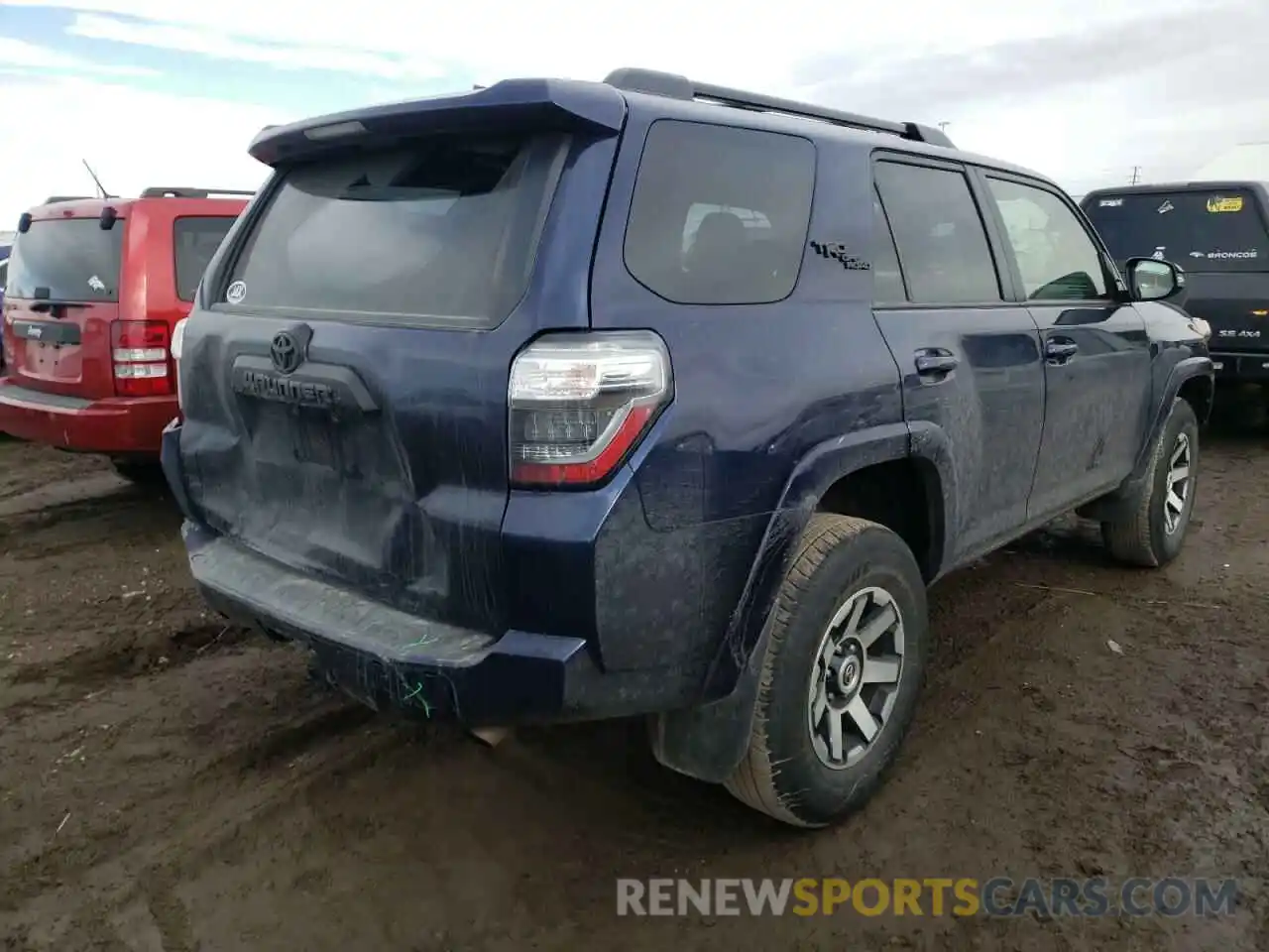 4 Photograph of a damaged car JTEBU5JR2L5805749 TOYOTA 4RUNNER 2020