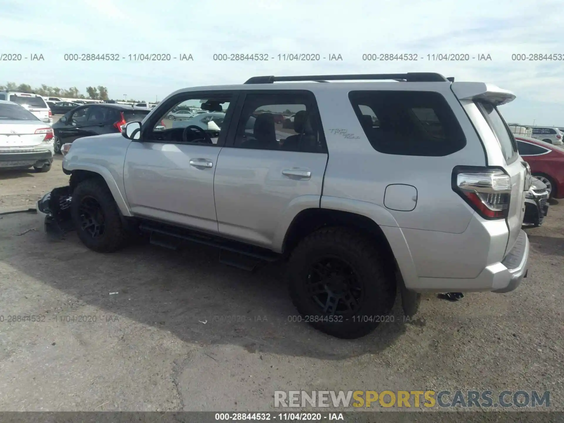 3 Photograph of a damaged car JTEBU5JR2L5812314 TOYOTA 4RUNNER 2020