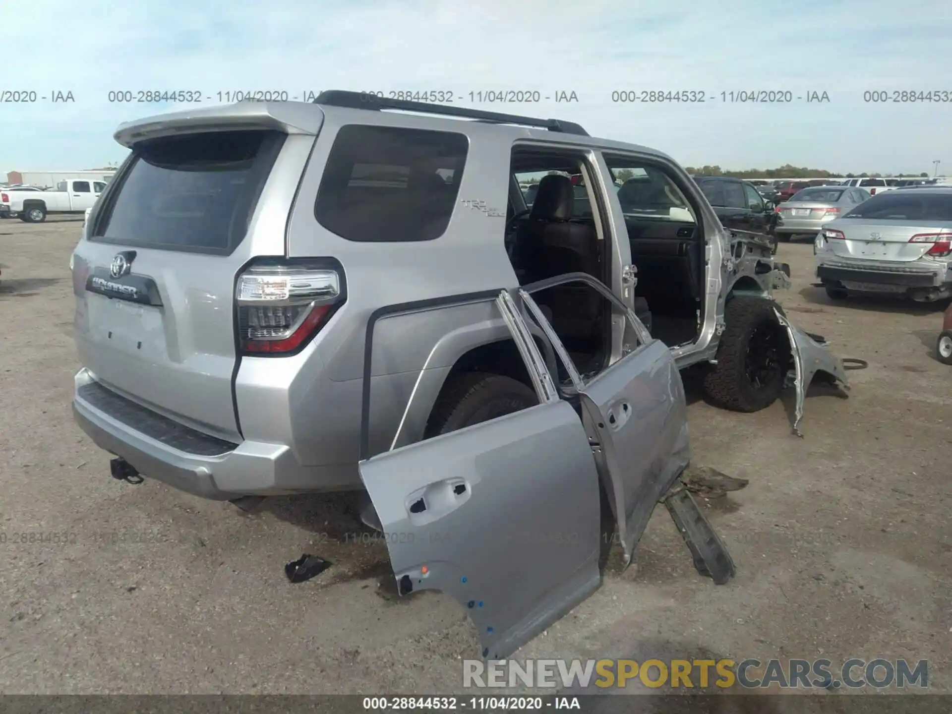 4 Photograph of a damaged car JTEBU5JR2L5812314 TOYOTA 4RUNNER 2020