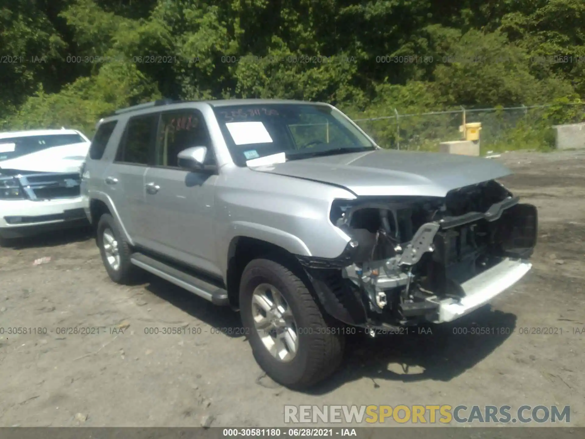 1 Photograph of a damaged car JTEBU5JR2L5813852 TOYOTA 4RUNNER 2020