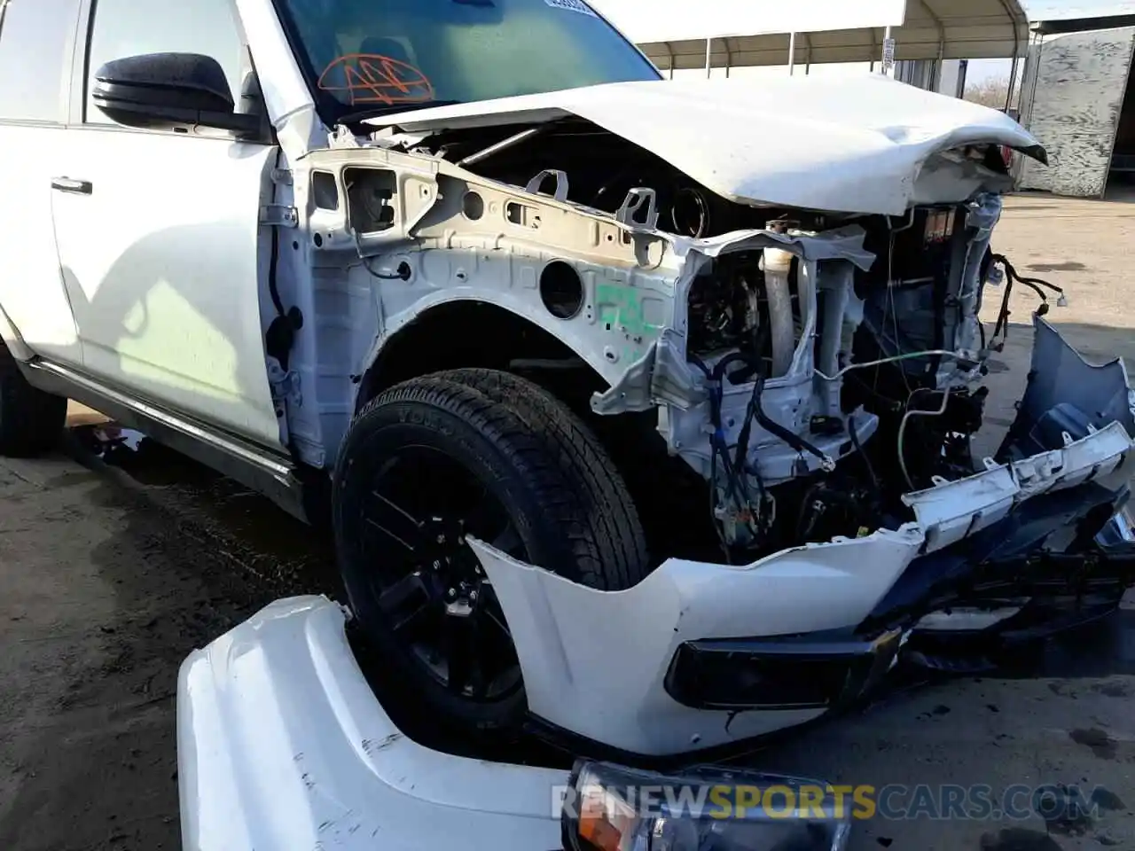 9 Photograph of a damaged car JTEBU5JR2L5820719 TOYOTA 4RUNNER 2020