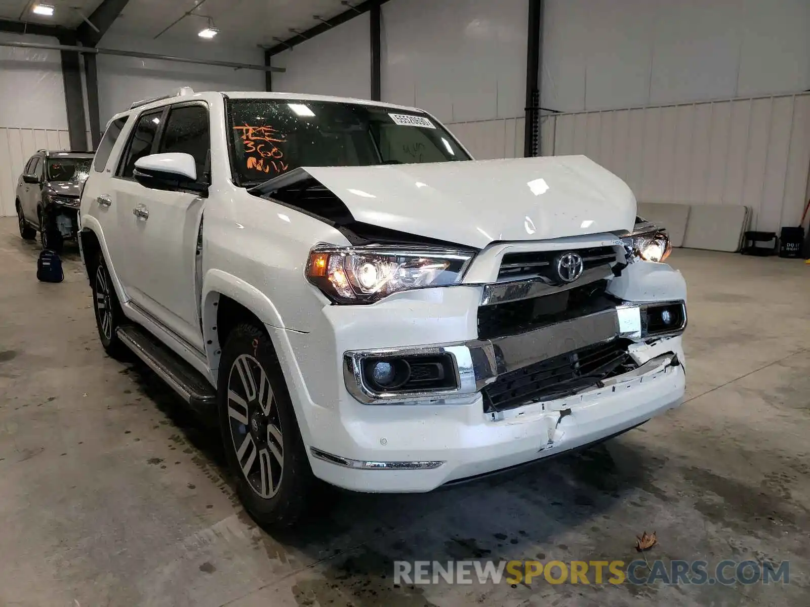 1 Photograph of a damaged car JTEBU5JR2L5821577 TOYOTA 4RUNNER 2020