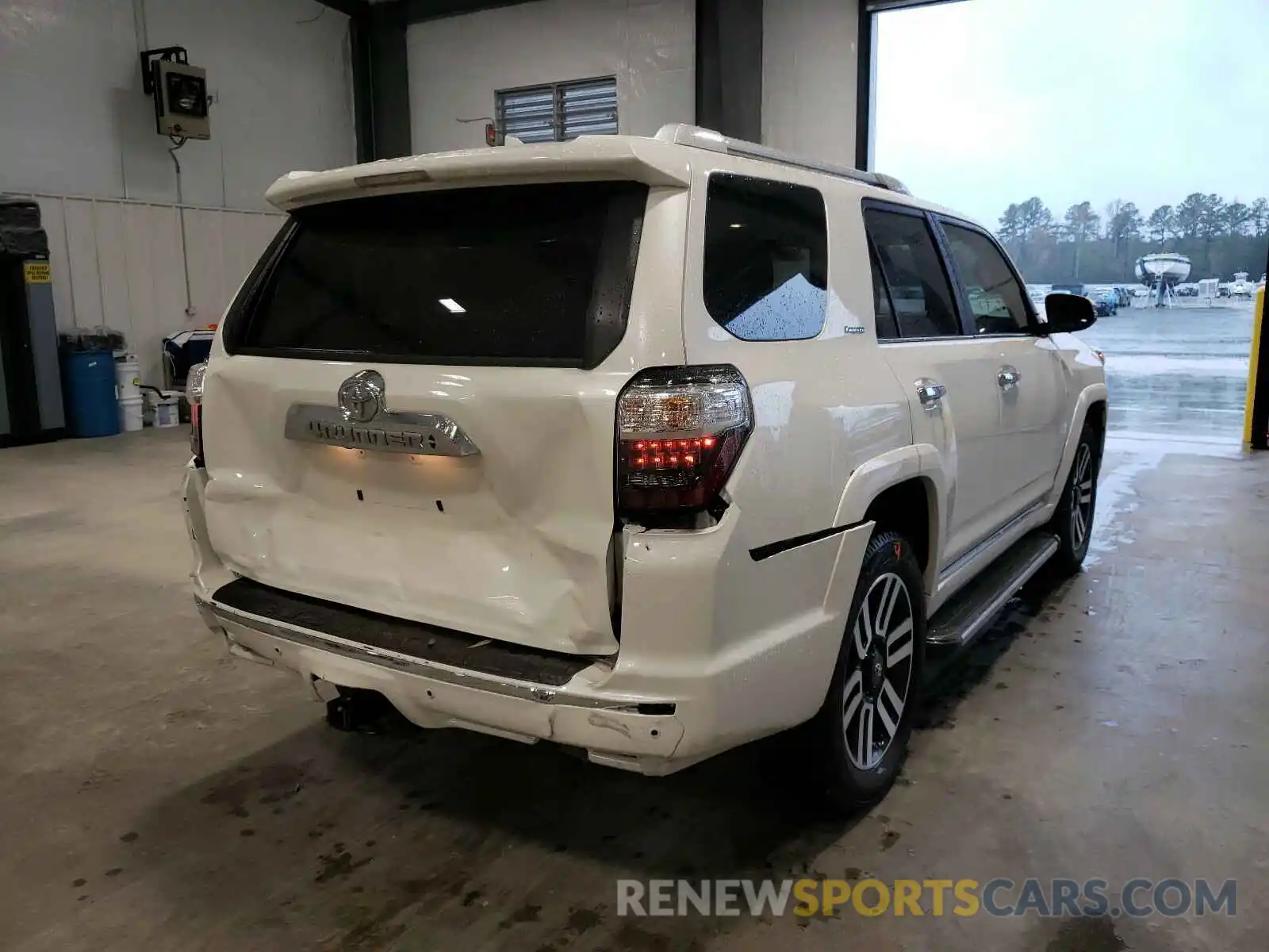 4 Photograph of a damaged car JTEBU5JR2L5821577 TOYOTA 4RUNNER 2020