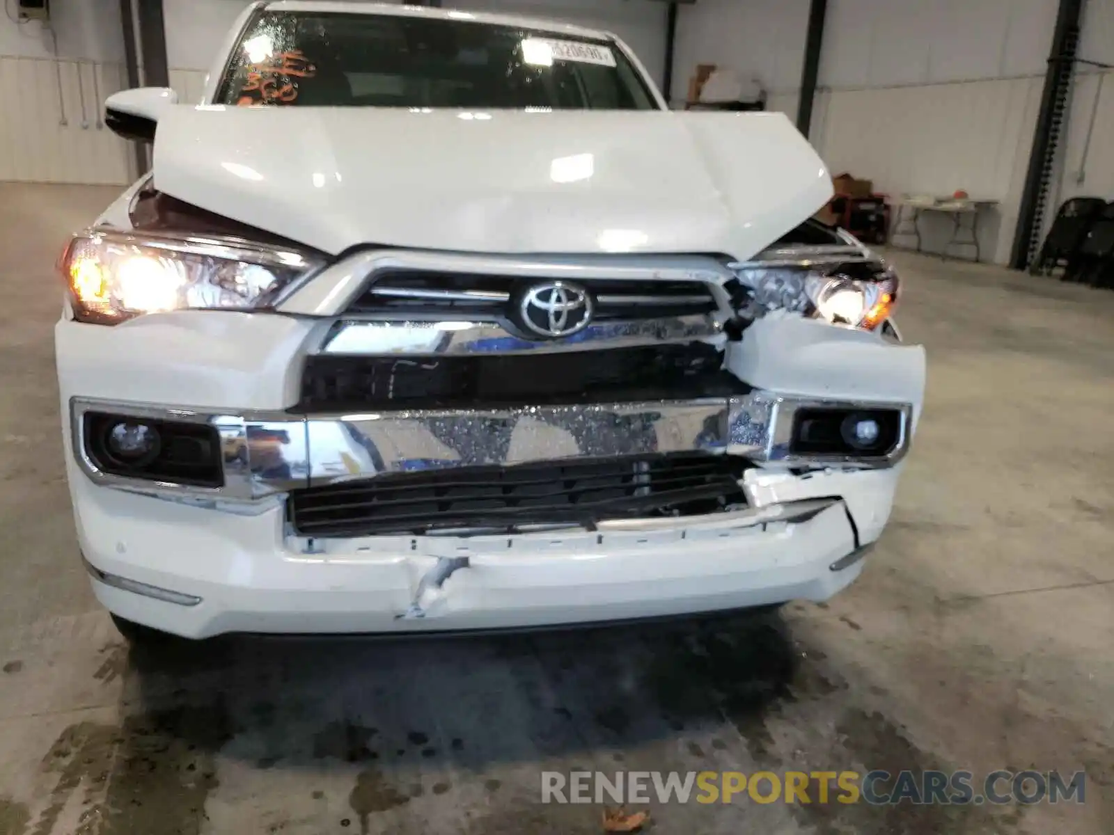 9 Photograph of a damaged car JTEBU5JR2L5821577 TOYOTA 4RUNNER 2020