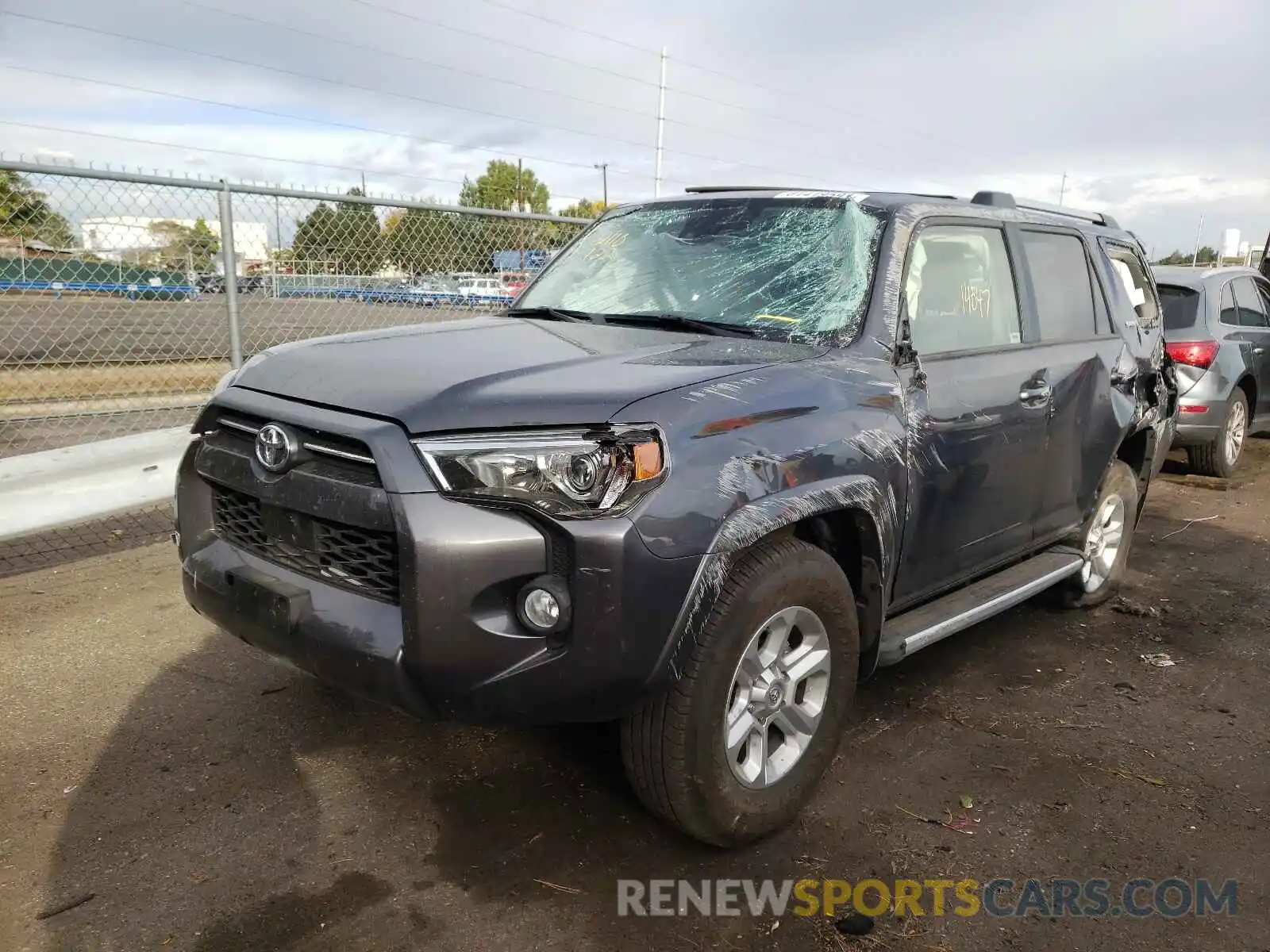 2 Фотография поврежденного автомобиля JTEBU5JR2L5823703 TOYOTA 4RUNNER 2020