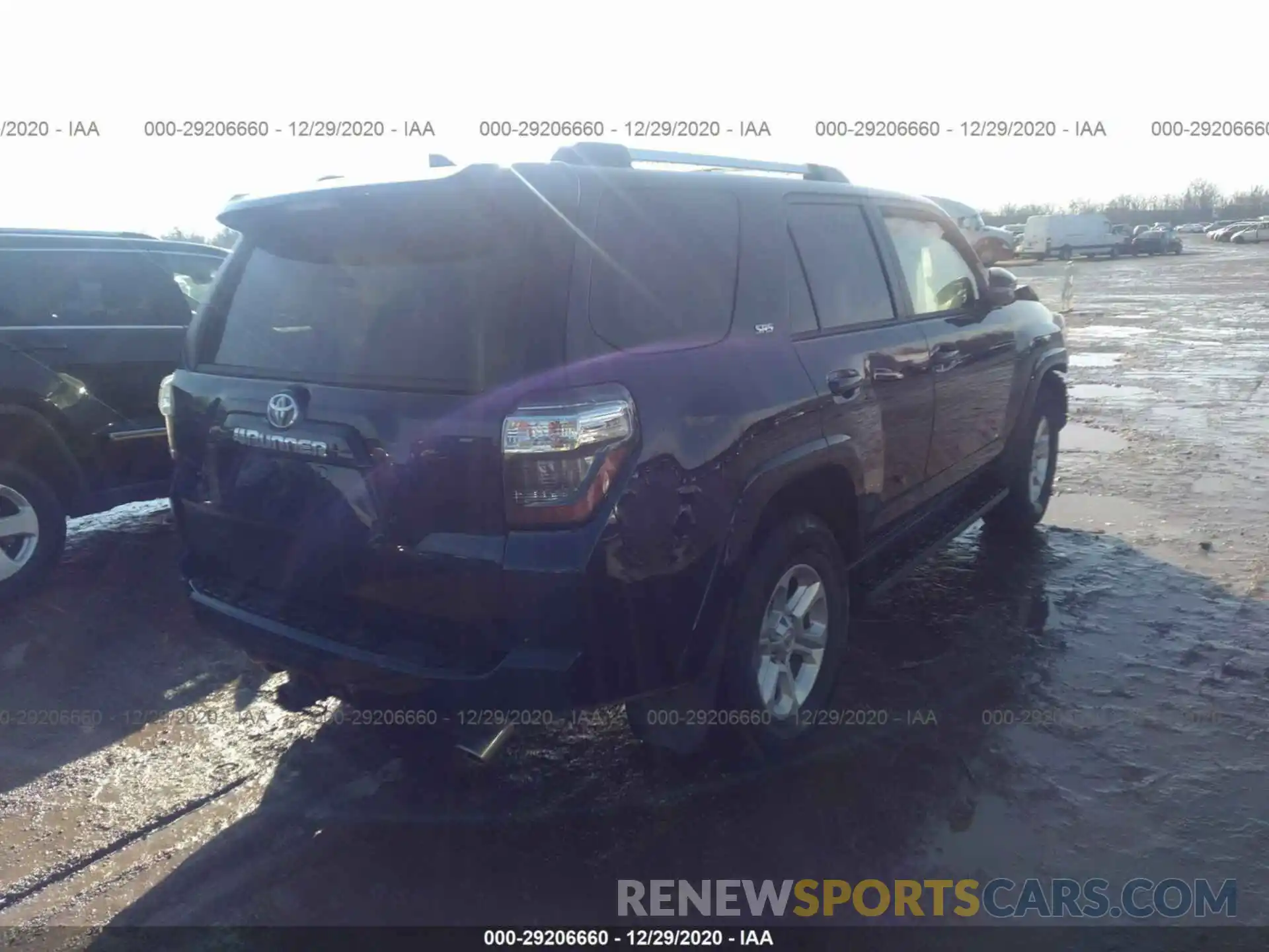 4 Фотография поврежденного автомобиля JTEBU5JR2L5827332 TOYOTA 4RUNNER 2020