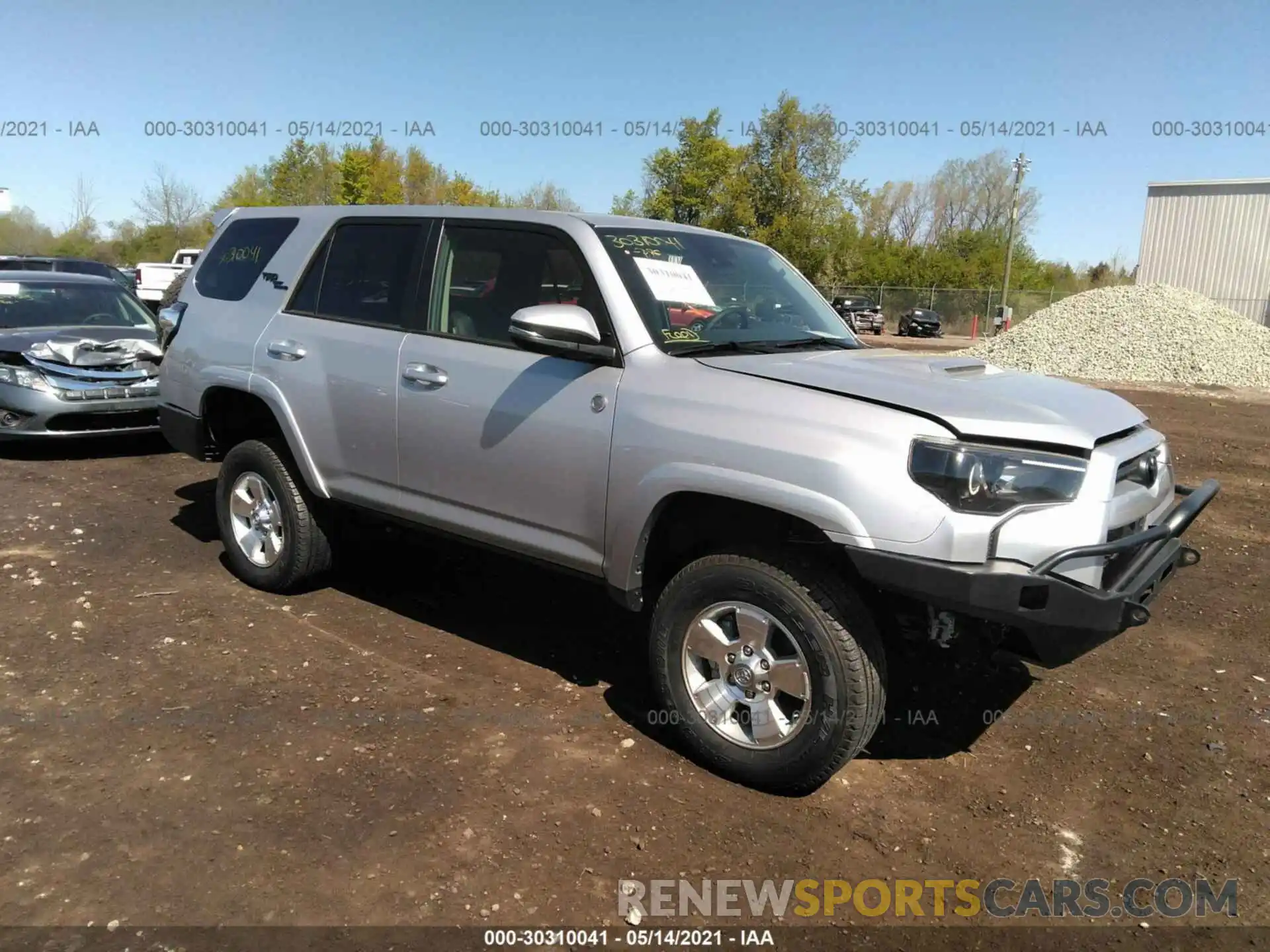 1 Photograph of a damaged car JTEBU5JR2L5832272 TOYOTA 4RUNNER 2020