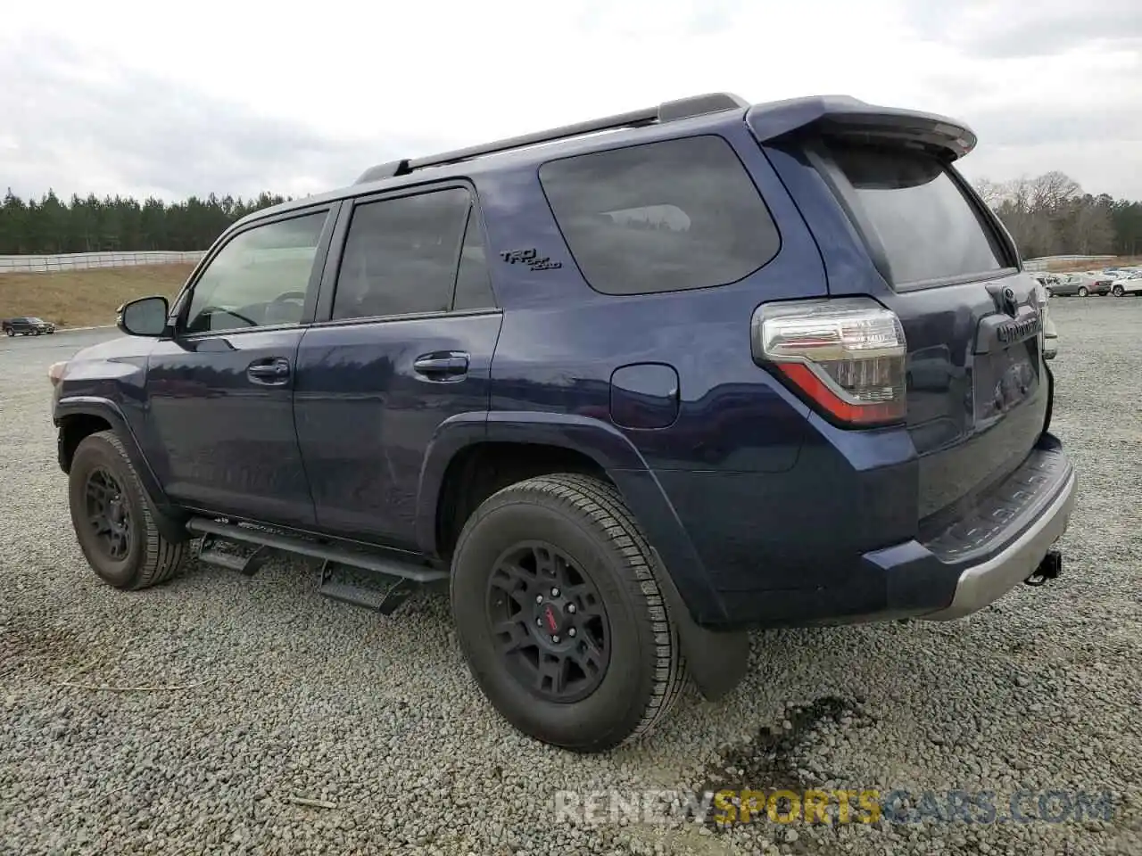 2 Photograph of a damaged car JTEBU5JR2L5832305 TOYOTA 4RUNNER 2020