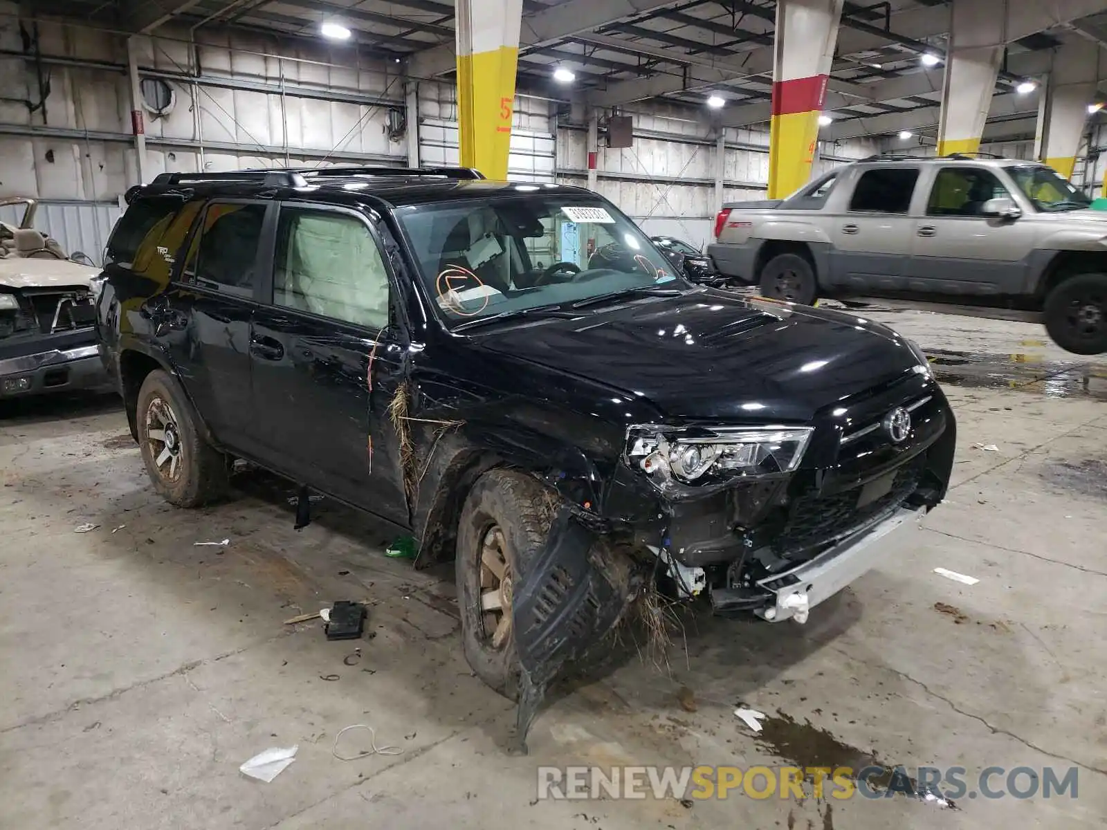 1 Photograph of a damaged car JTEBU5JR2L5834149 TOYOTA 4RUNNER 2020