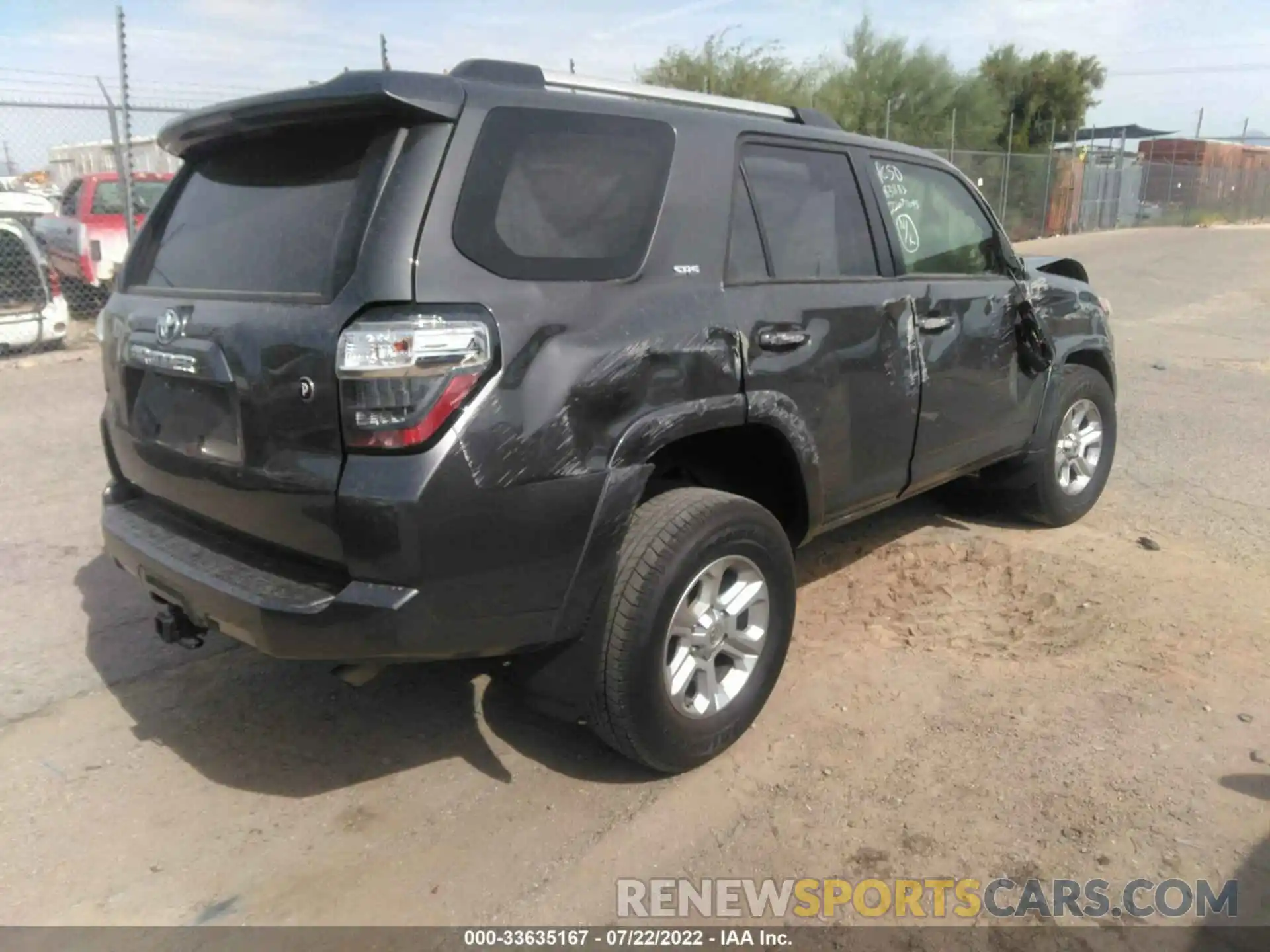 4 Photograph of a damaged car JTEBU5JR2L5836631 TOYOTA 4RUNNER 2020