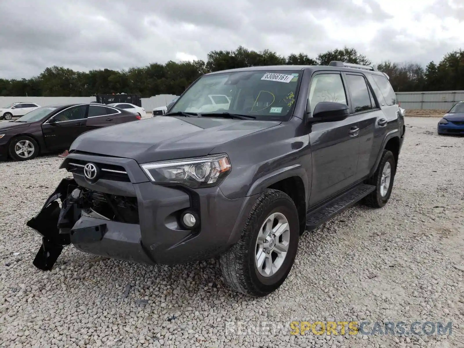 2 Фотография поврежденного автомобиля JTEBU5JR3L5737588 TOYOTA 4RUNNER 2020