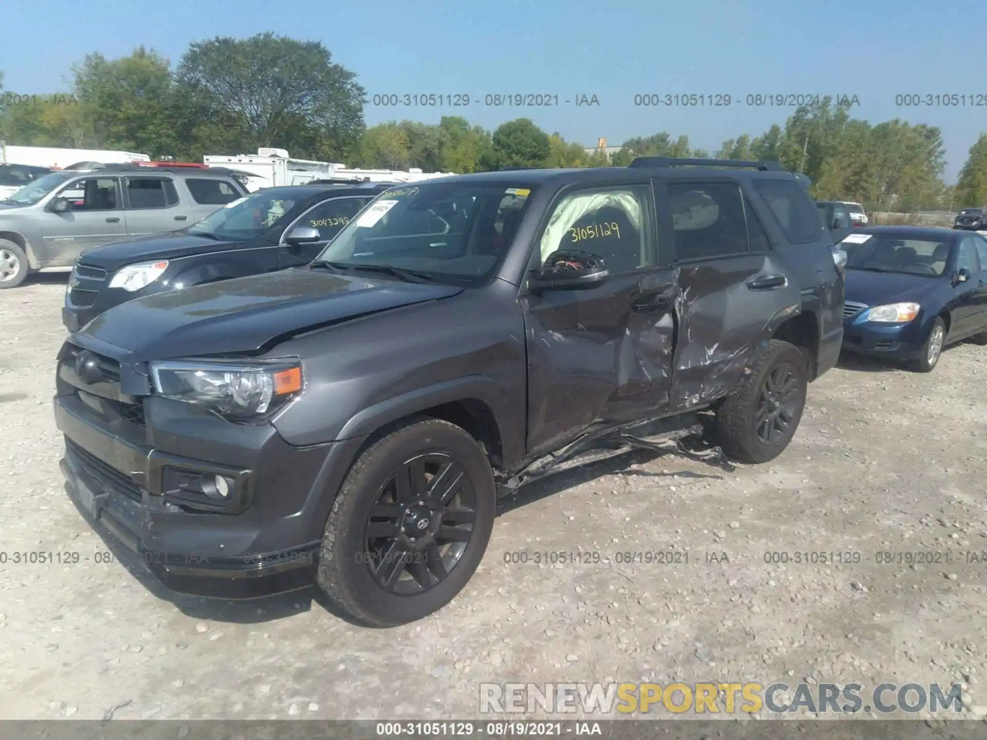 2 Photograph of a damaged car JTEBU5JR3L5738255 TOYOTA 4RUNNER 2020