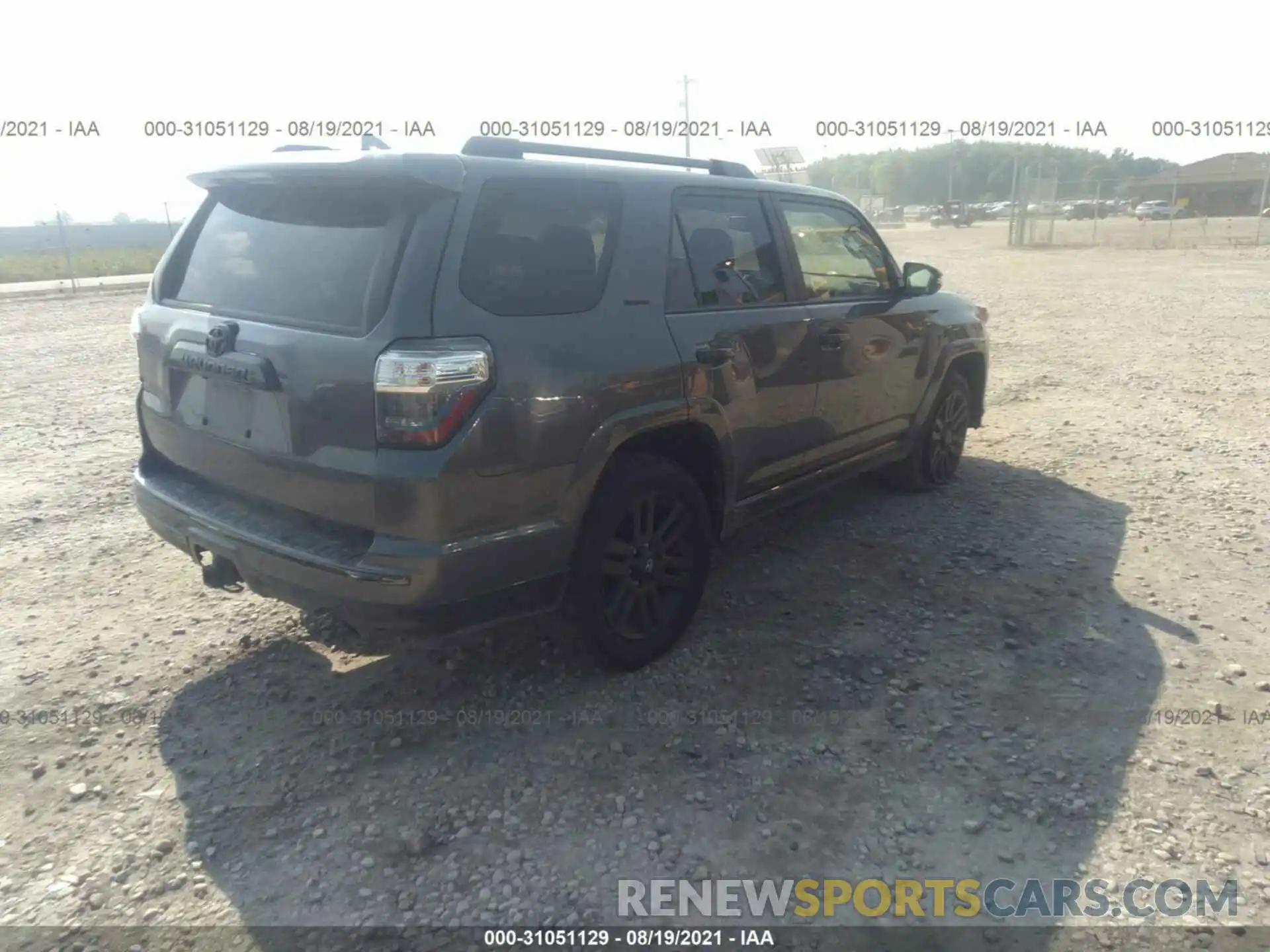 4 Фотография поврежденного автомобиля JTEBU5JR3L5738255 TOYOTA 4RUNNER 2020