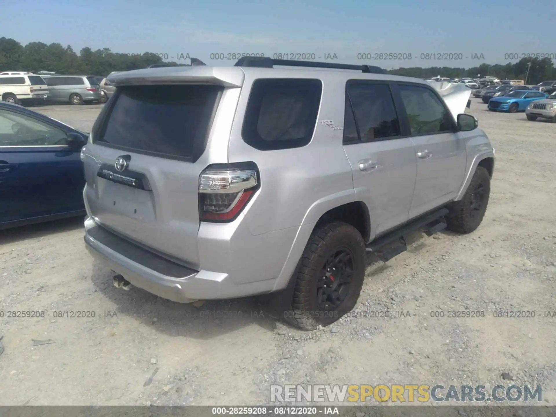 4 Фотография поврежденного автомобиля JTEBU5JR3L5738613 TOYOTA 4RUNNER 2020