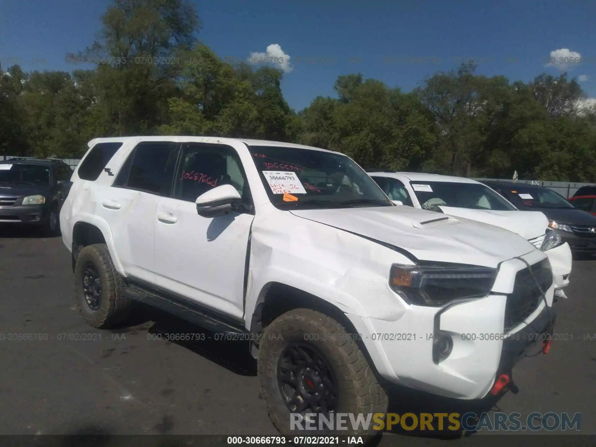 1 Photograph of a damaged car JTEBU5JR3L5740264 TOYOTA 4RUNNER 2020