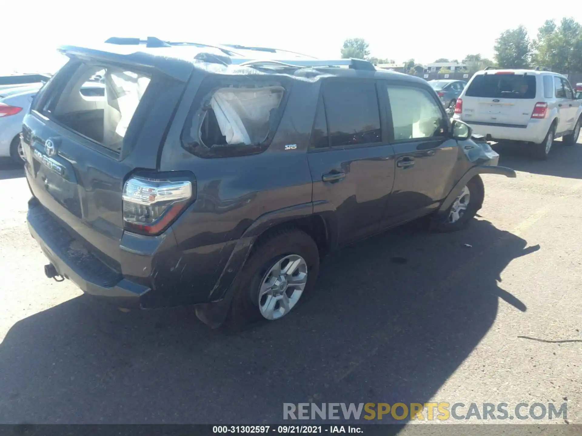 4 Photograph of a damaged car JTEBU5JR3L5742886 TOYOTA 4RUNNER 2020