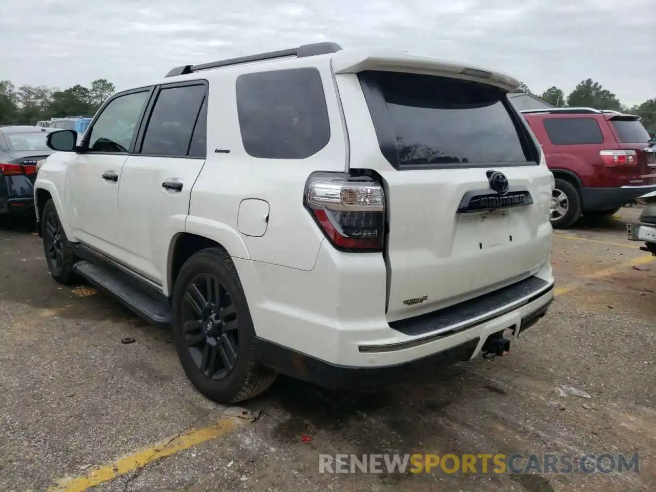 3 Photograph of a damaged car JTEBU5JR3L5743892 TOYOTA 4RUNNER 2020