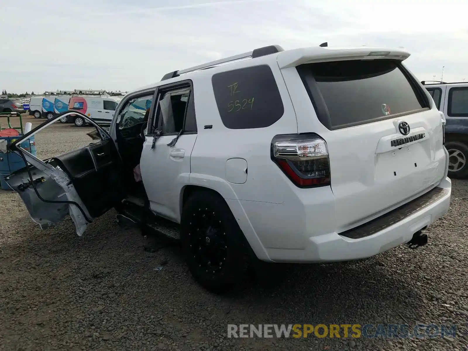 3 Photograph of a damaged car JTEBU5JR3L5746081 TOYOTA 4RUNNER 2020