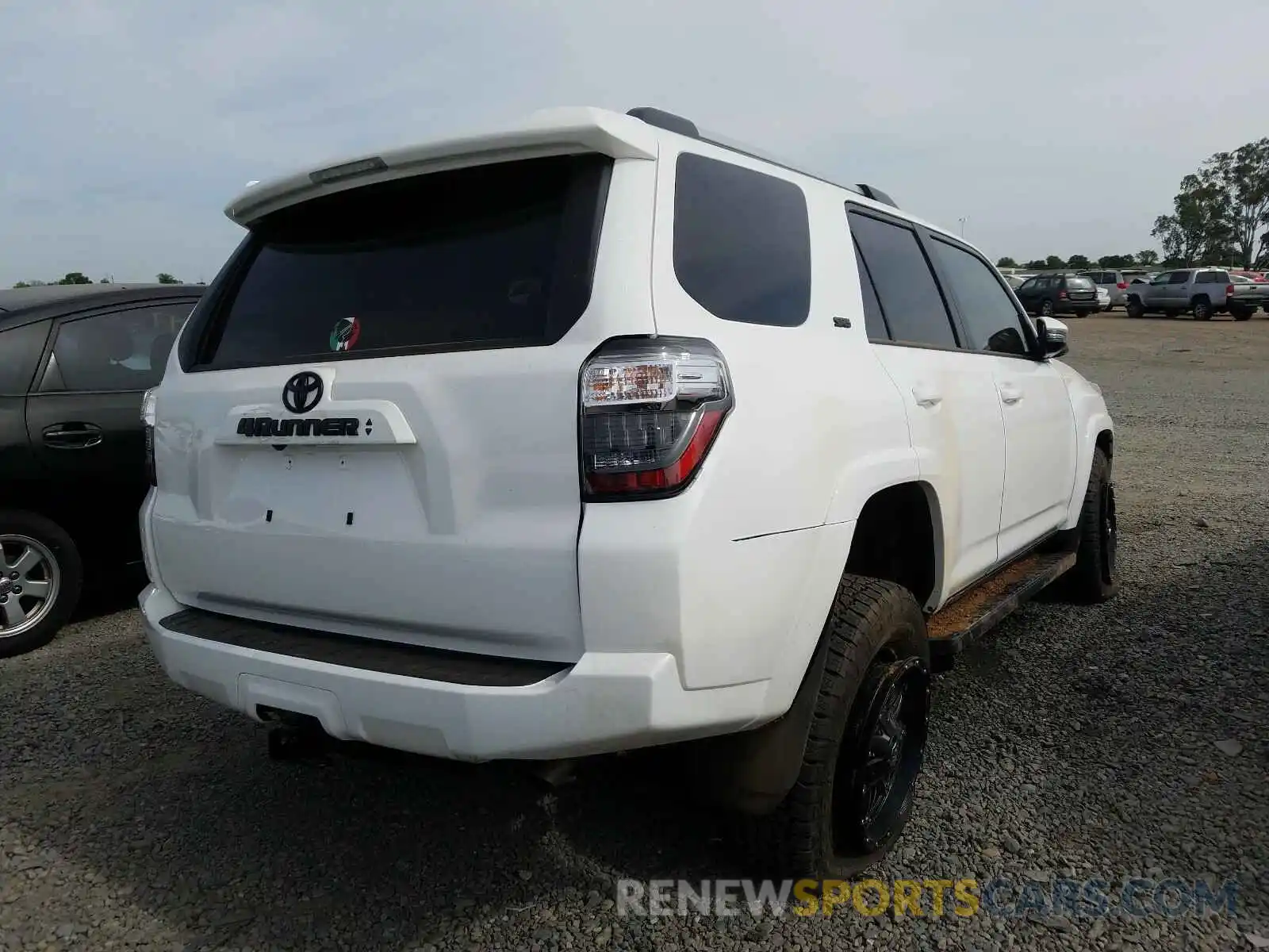 4 Фотография поврежденного автомобиля JTEBU5JR3L5746081 TOYOTA 4RUNNER 2020