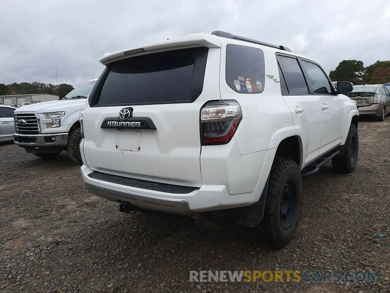 4 Фотография поврежденного автомобиля JTEBU5JR3L5751457 TOYOTA 4RUNNER 2020