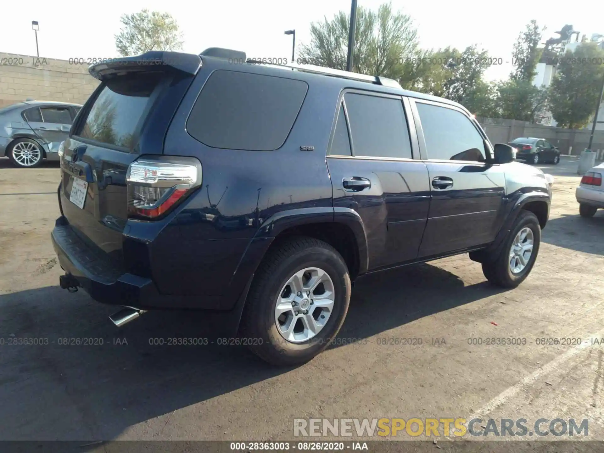 4 Photograph of a damaged car JTEBU5JR3L5752124 TOYOTA 4RUNNER 2020