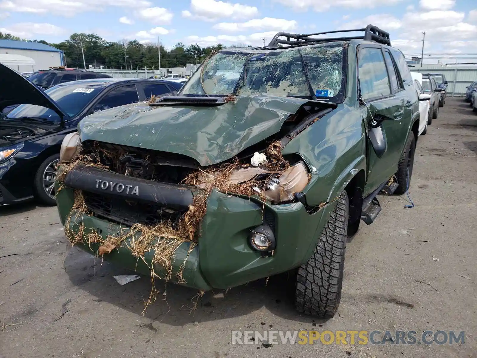 2 Photograph of a damaged car JTEBU5JR3L5753452 TOYOTA 4RUNNER 2020