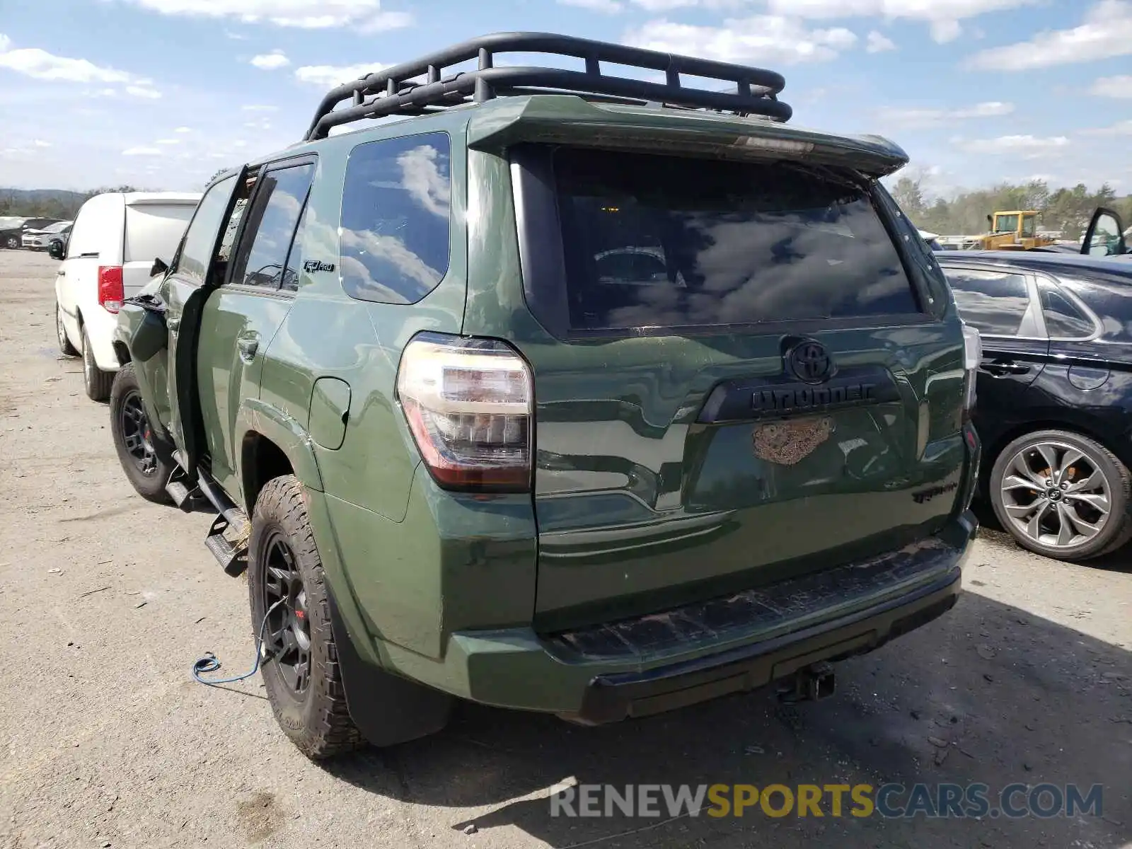 3 Photograph of a damaged car JTEBU5JR3L5753452 TOYOTA 4RUNNER 2020