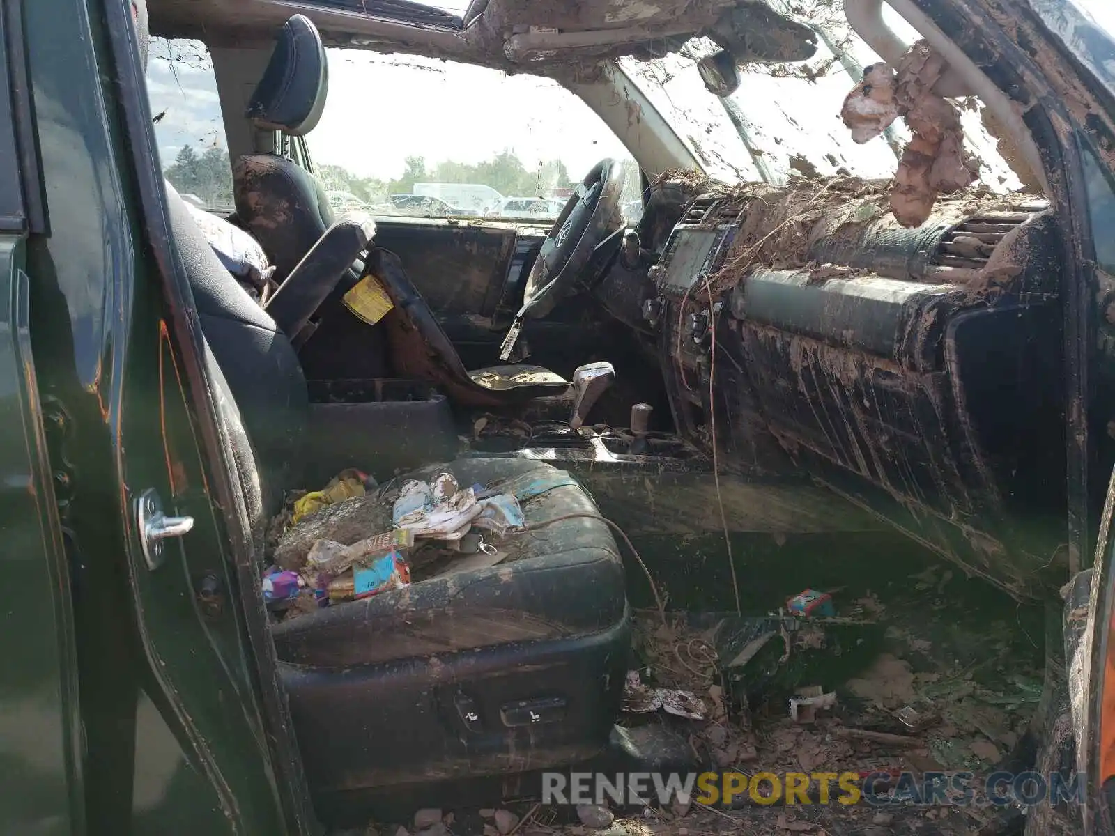 5 Photograph of a damaged car JTEBU5JR3L5753452 TOYOTA 4RUNNER 2020