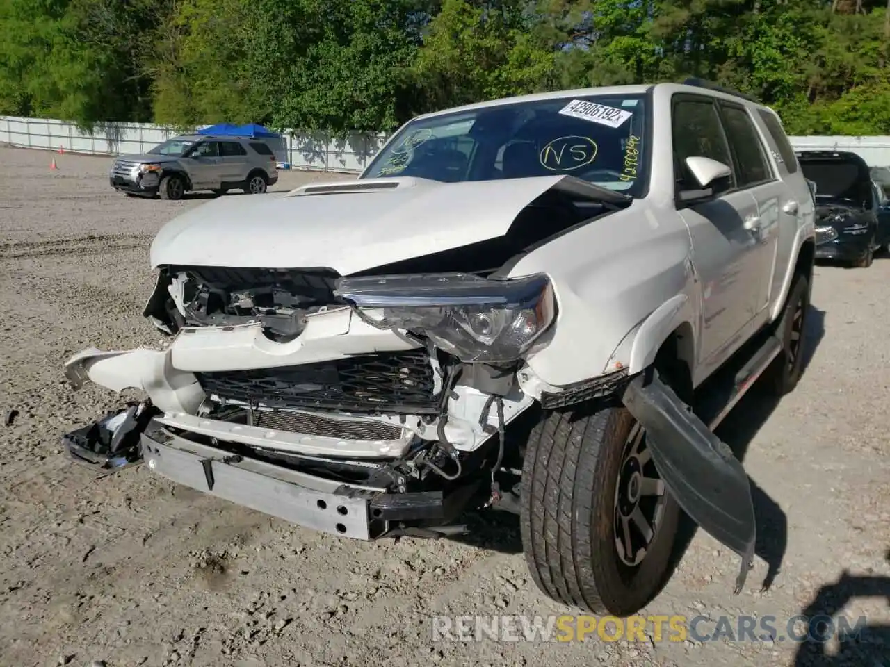 2 Photograph of a damaged car JTEBU5JR3L5754066 TOYOTA 4RUNNER 2020