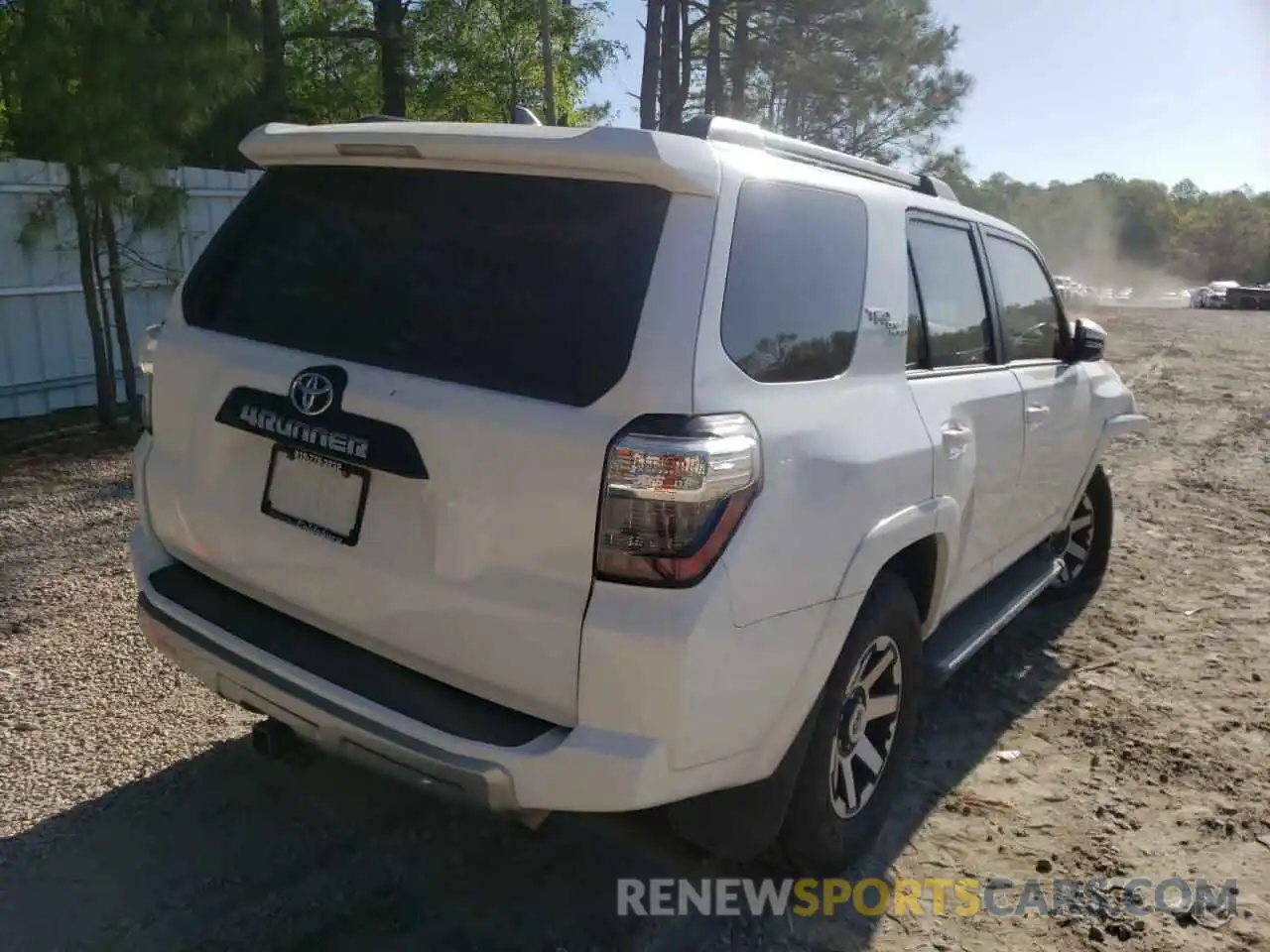 4 Photograph of a damaged car JTEBU5JR3L5754066 TOYOTA 4RUNNER 2020