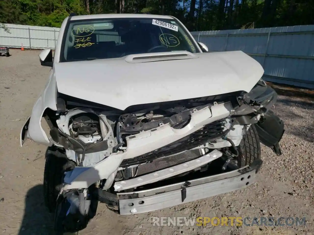 9 Photograph of a damaged car JTEBU5JR3L5754066 TOYOTA 4RUNNER 2020