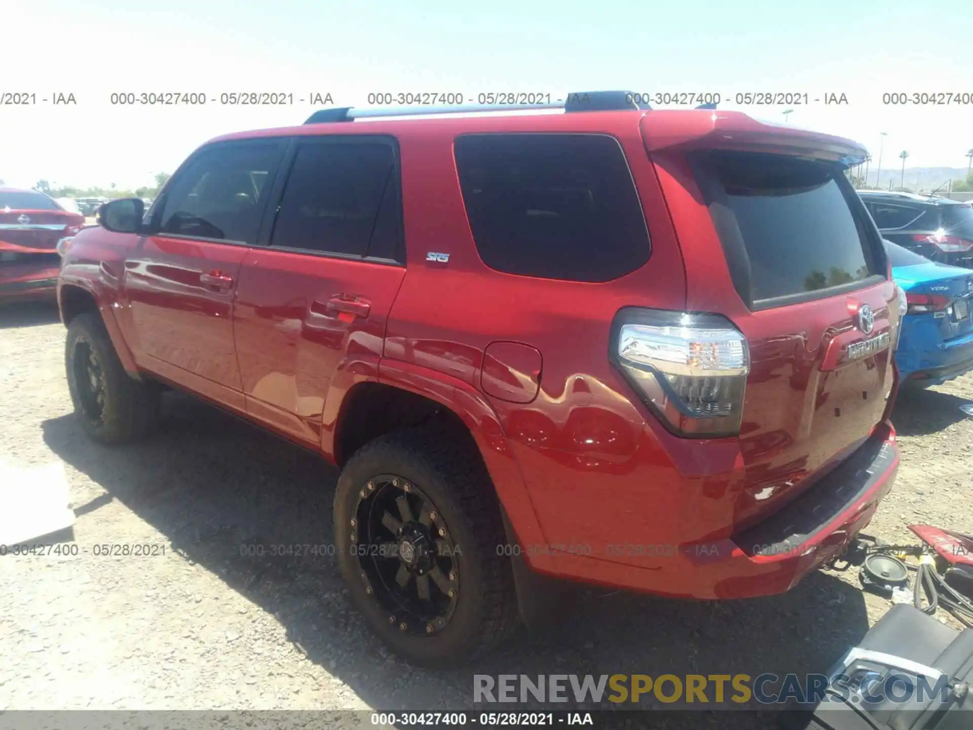 3 Photograph of a damaged car JTEBU5JR3L5757811 TOYOTA 4RUNNER 2020