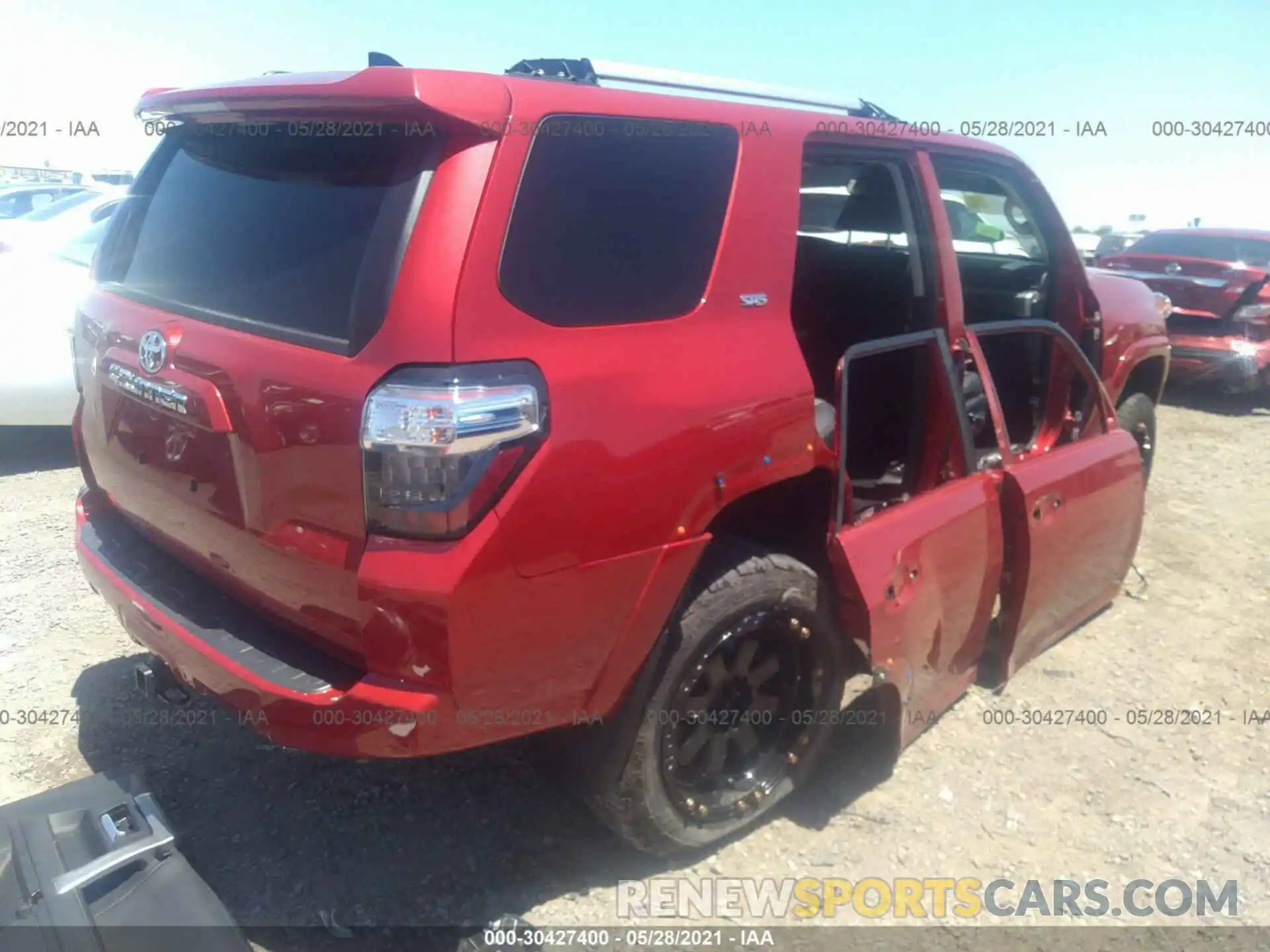 4 Photograph of a damaged car JTEBU5JR3L5757811 TOYOTA 4RUNNER 2020