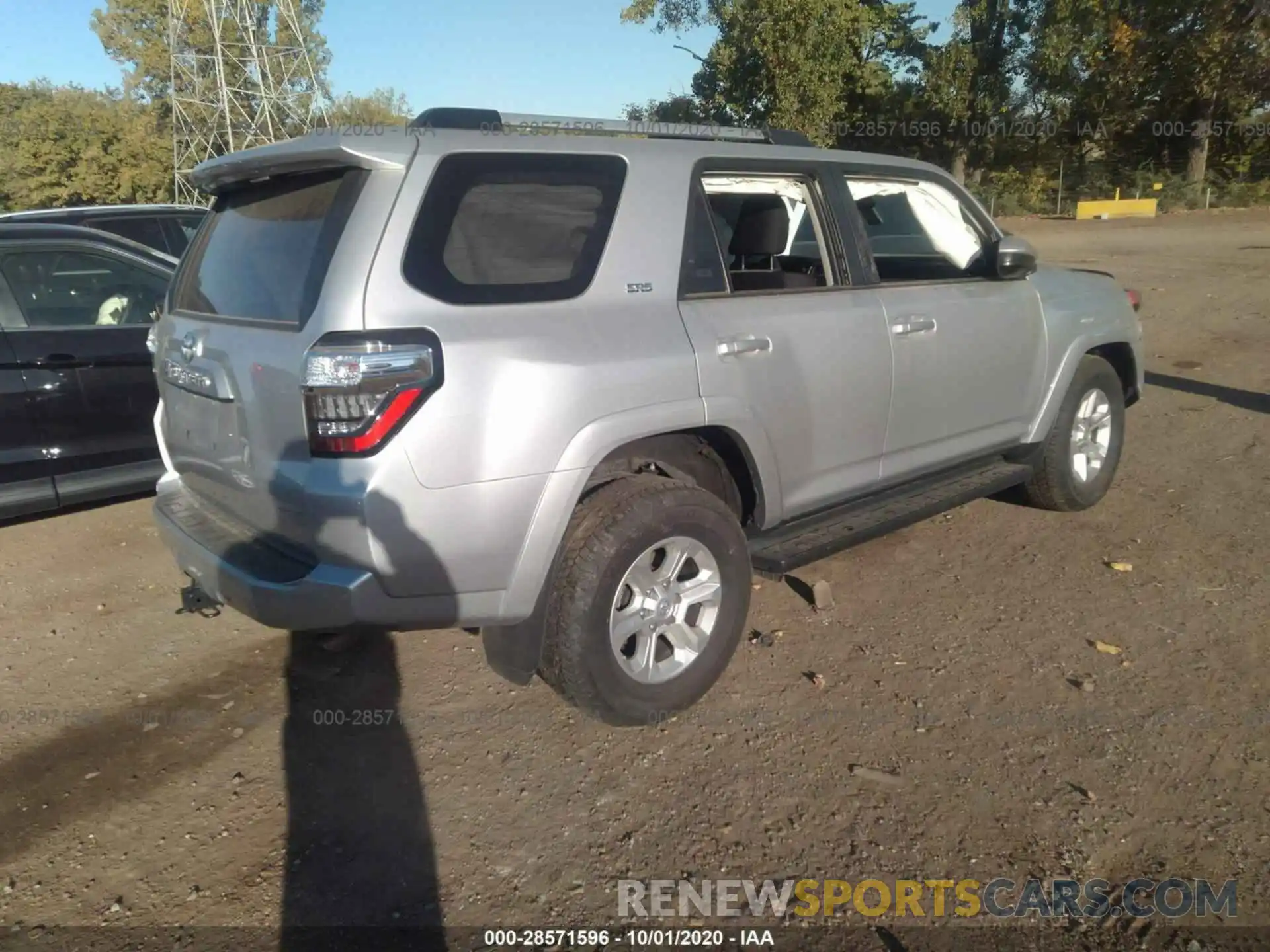 4 Фотография поврежденного автомобиля JTEBU5JR3L5758344 TOYOTA 4RUNNER 2020