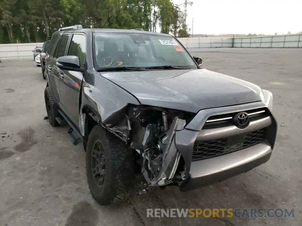 1 Photograph of a damaged car JTEBU5JR3L5763317 TOYOTA 4RUNNER 2020