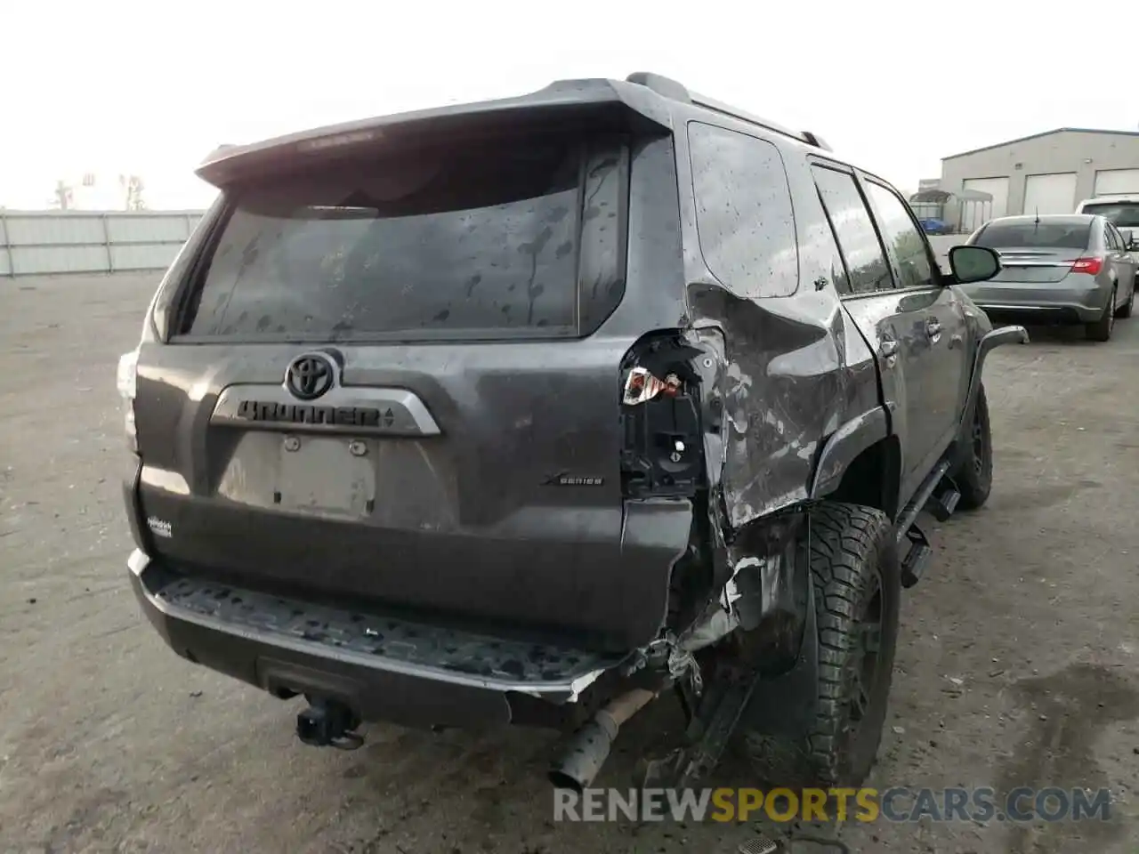 4 Photograph of a damaged car JTEBU5JR3L5763317 TOYOTA 4RUNNER 2020