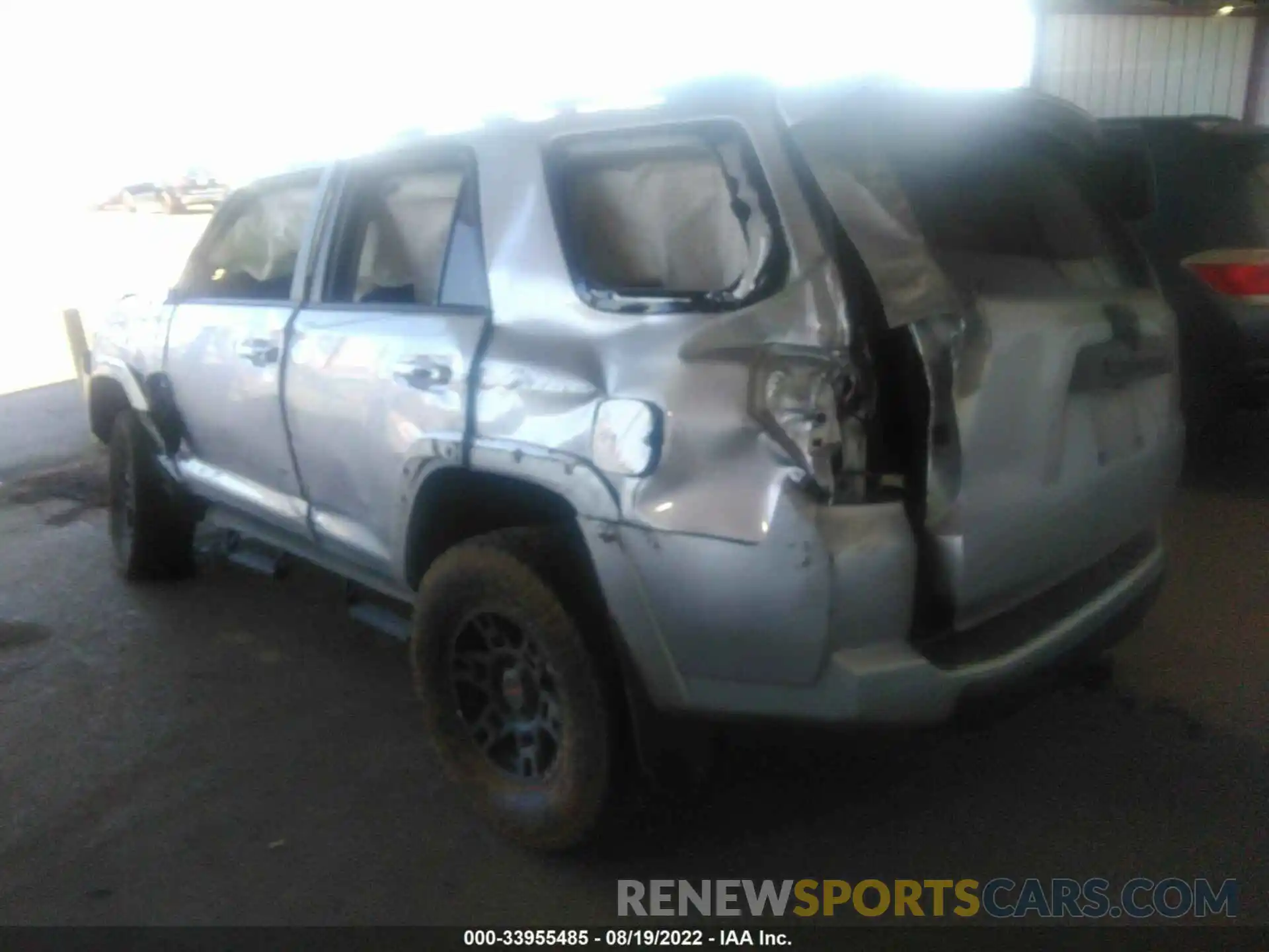 3 Photograph of a damaged car JTEBU5JR3L5764404 TOYOTA 4RUNNER 2020