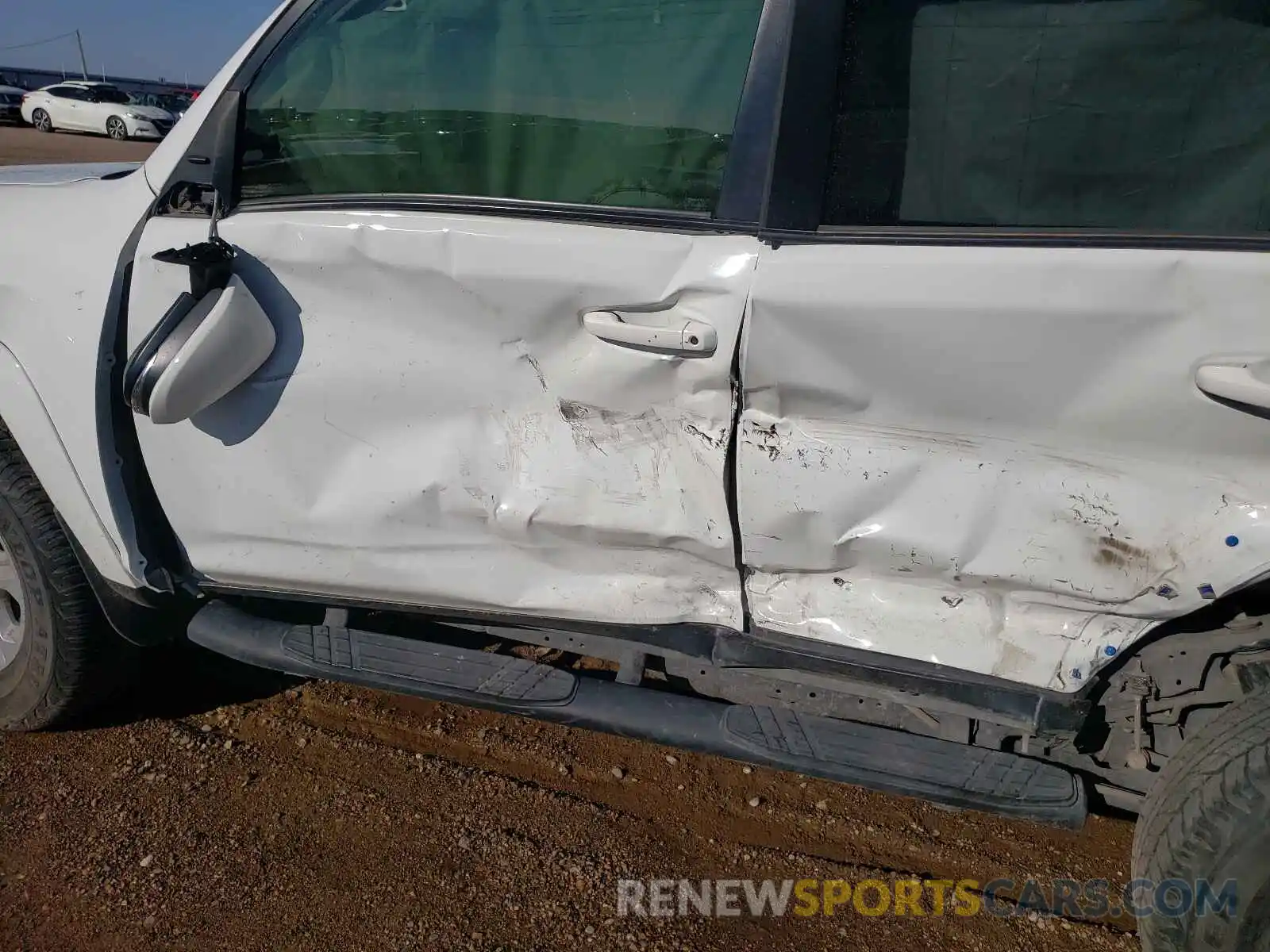 10 Photograph of a damaged car JTEBU5JR3L5765911 TOYOTA 4RUNNER 2020