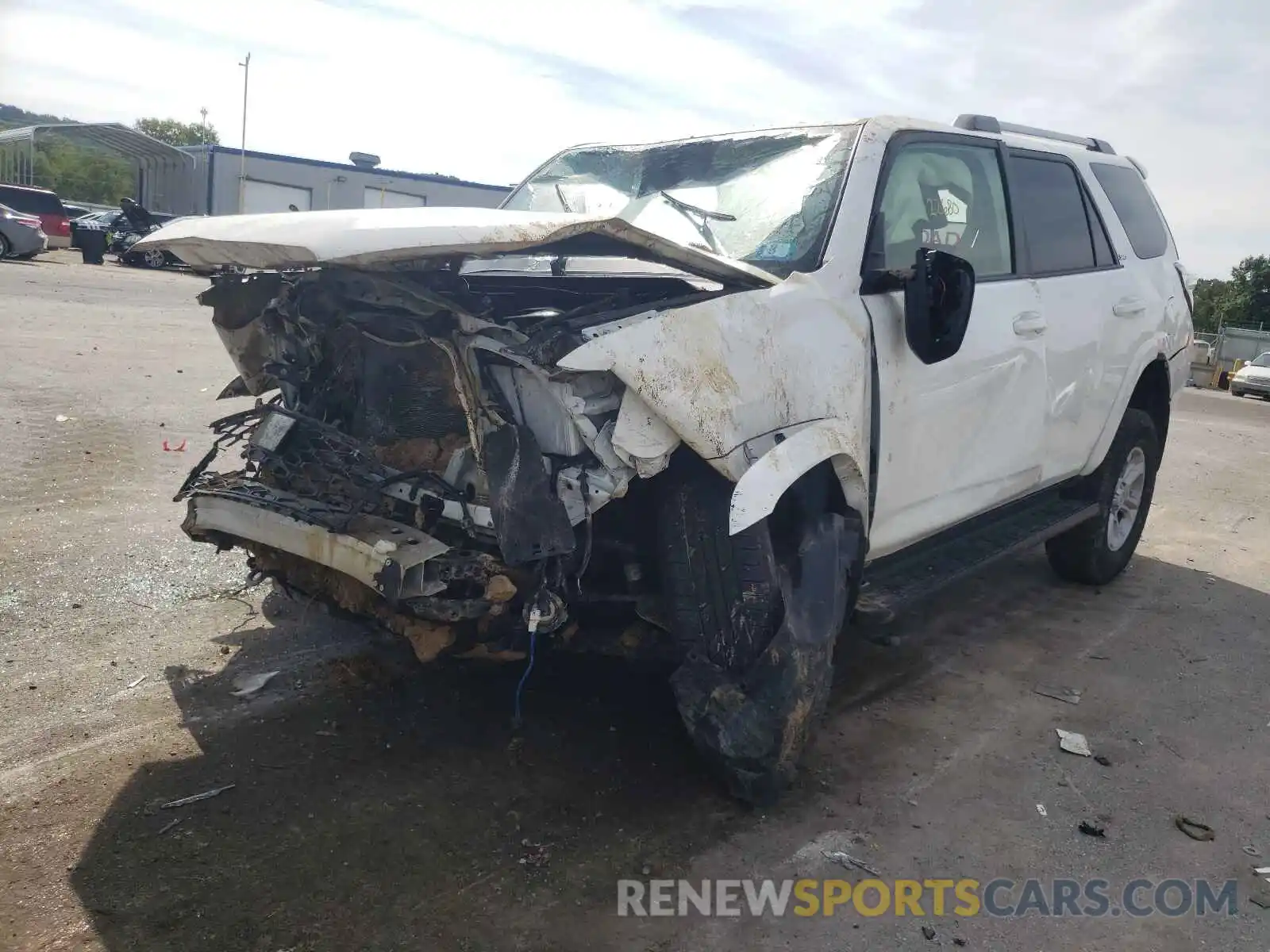 2 Photograph of a damaged car JTEBU5JR3L5768999 TOYOTA 4RUNNER 2020