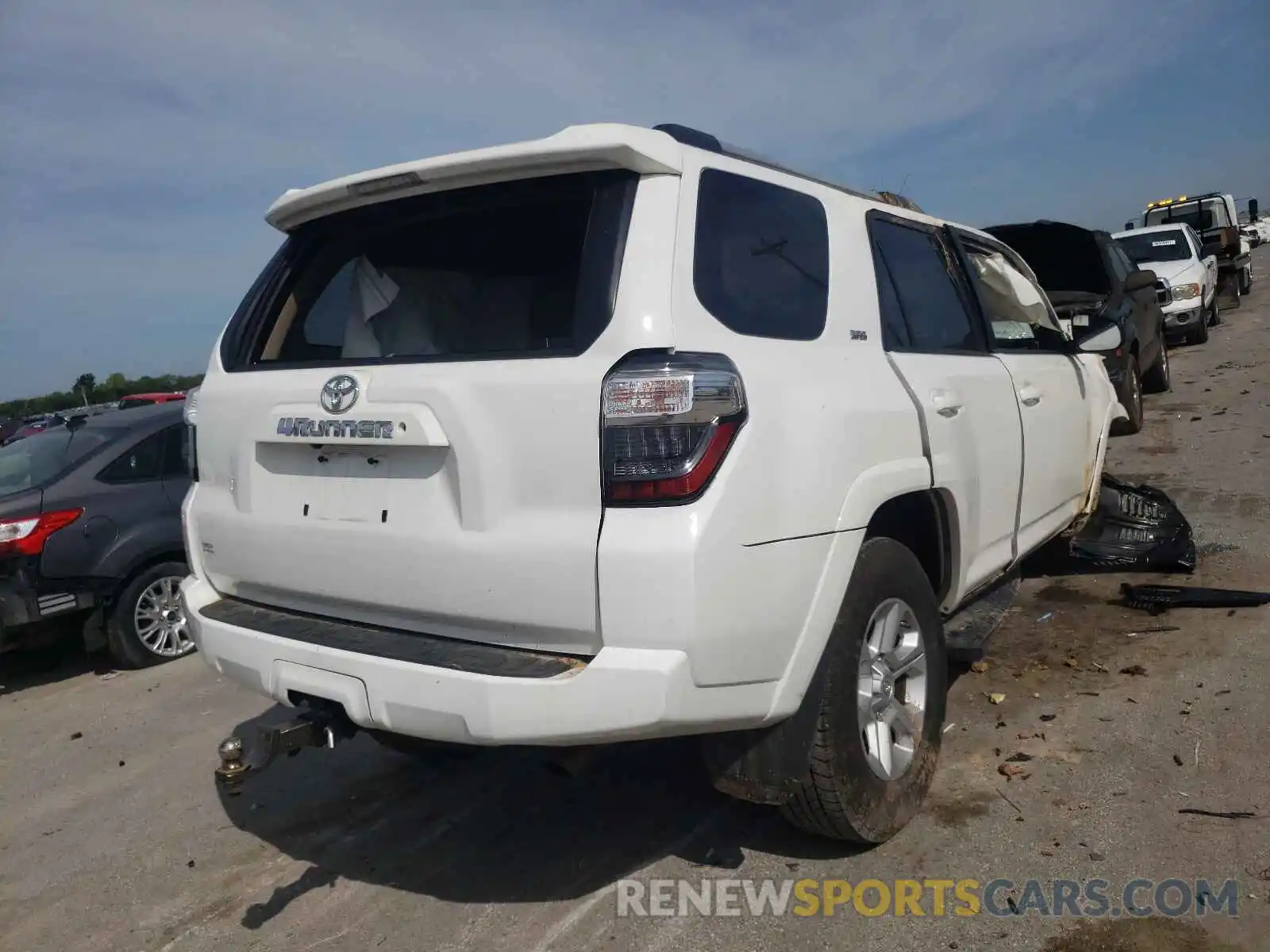 4 Photograph of a damaged car JTEBU5JR3L5768999 TOYOTA 4RUNNER 2020