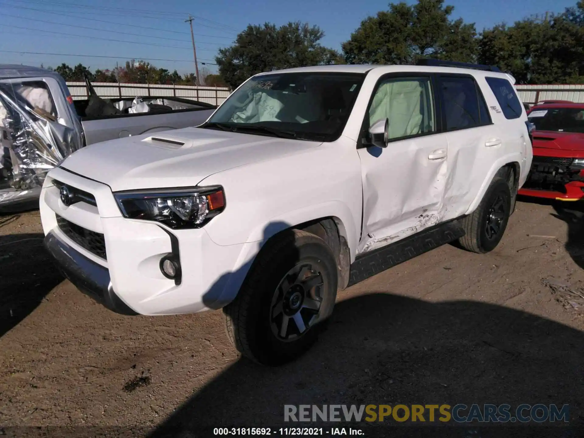 2 Photograph of a damaged car JTEBU5JR3L5769179 TOYOTA 4RUNNER 2020