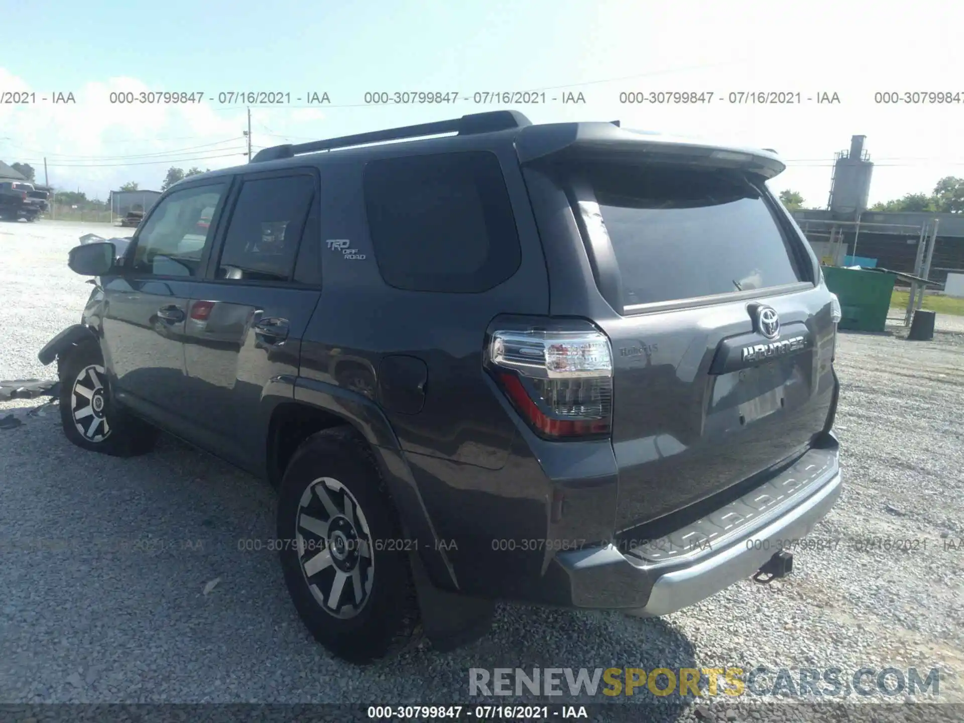 3 Фотография поврежденного автомобиля JTEBU5JR3L5771157 TOYOTA 4RUNNER 2020