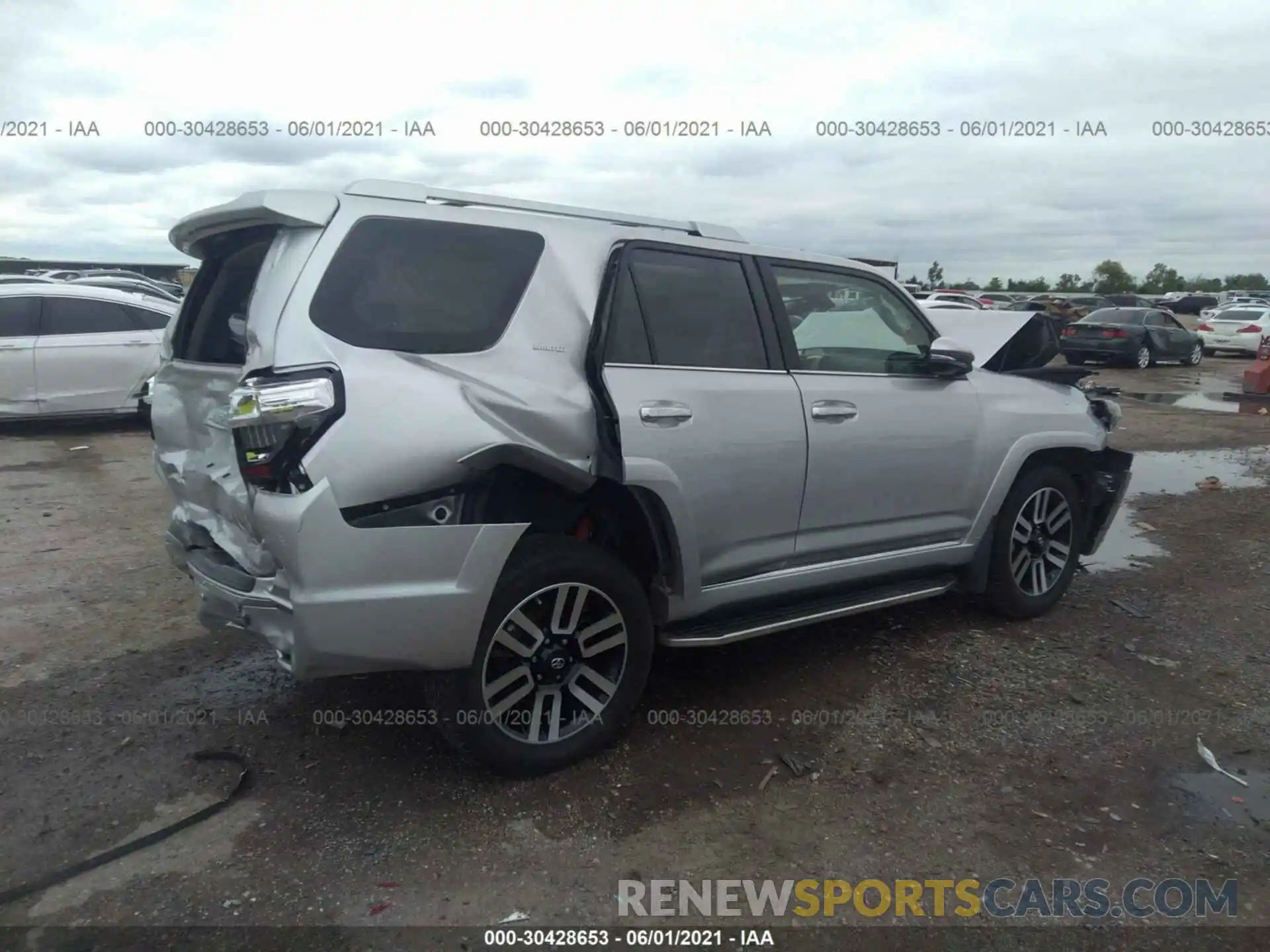 4 Photograph of a damaged car JTEBU5JR3L5773104 TOYOTA 4RUNNER 2020