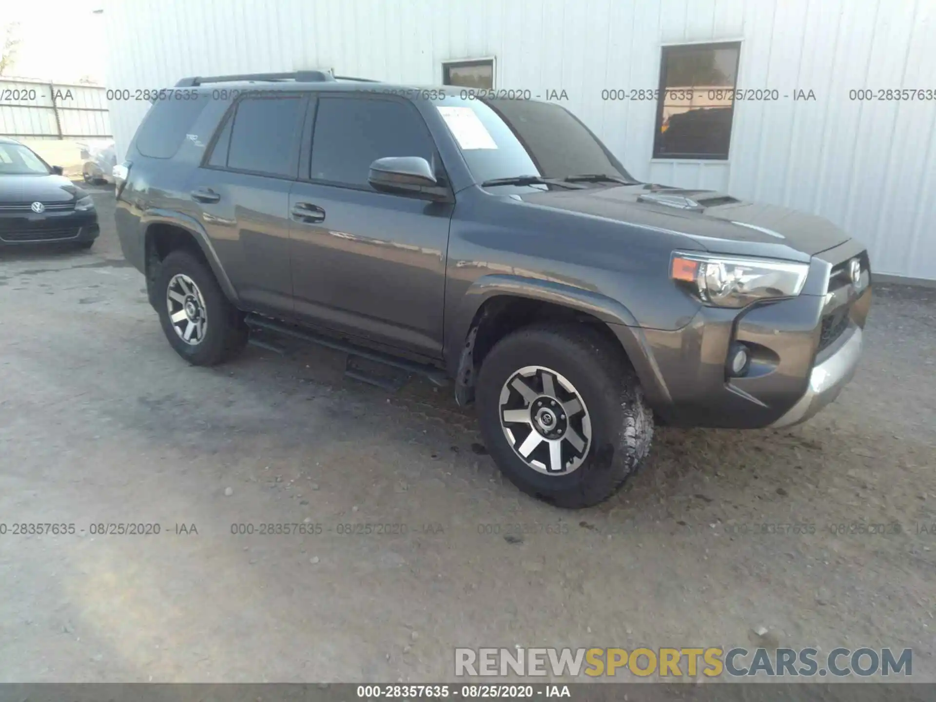 1 Photograph of a damaged car JTEBU5JR3L5775841 TOYOTA 4RUNNER 2020