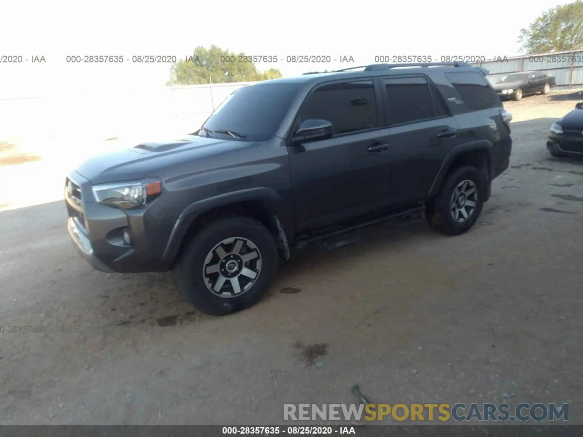 2 Photograph of a damaged car JTEBU5JR3L5775841 TOYOTA 4RUNNER 2020