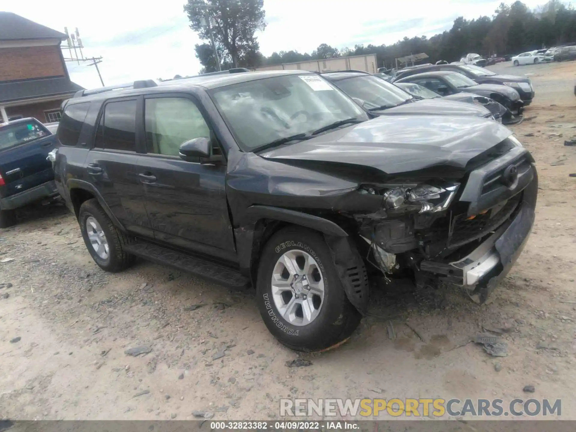 1 Photograph of a damaged car JTEBU5JR3L5777234 TOYOTA 4RUNNER 2020