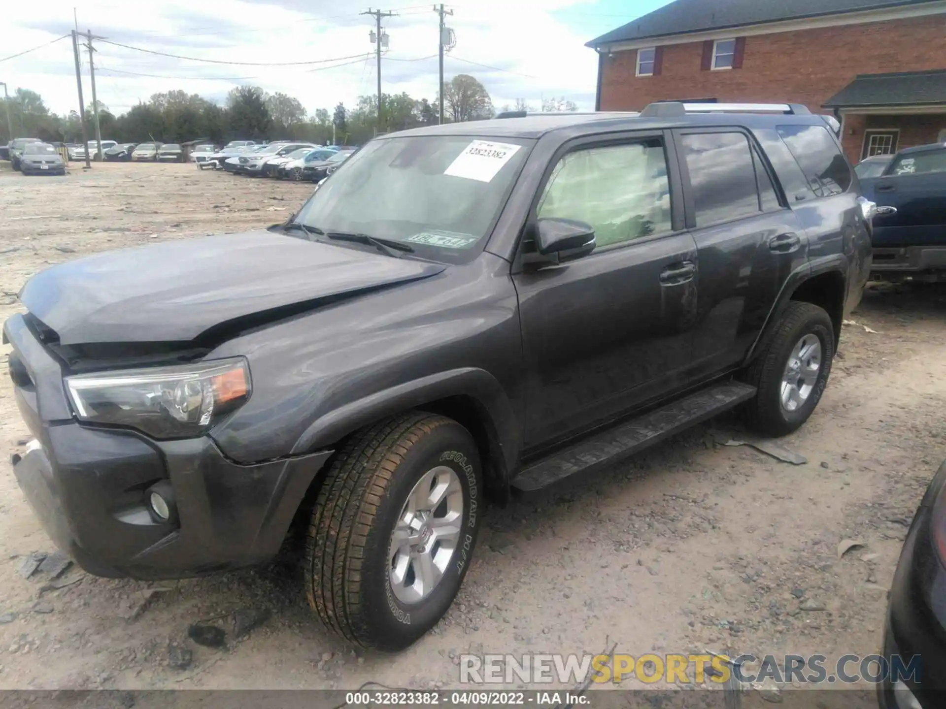 2 Photograph of a damaged car JTEBU5JR3L5777234 TOYOTA 4RUNNER 2020