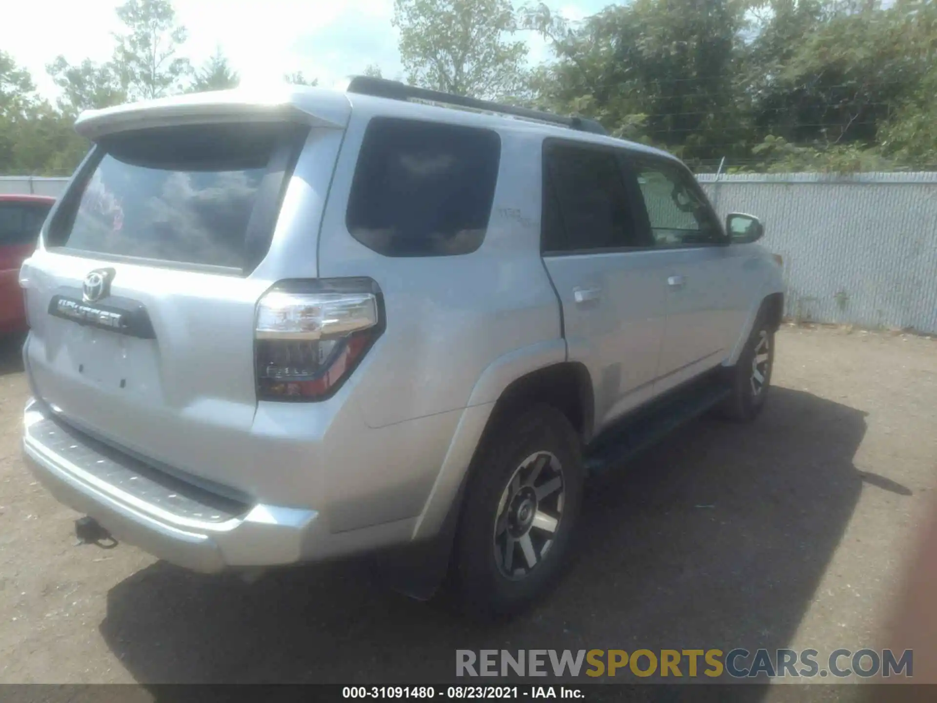 4 Photograph of a damaged car JTEBU5JR3L5781283 TOYOTA 4RUNNER 2020