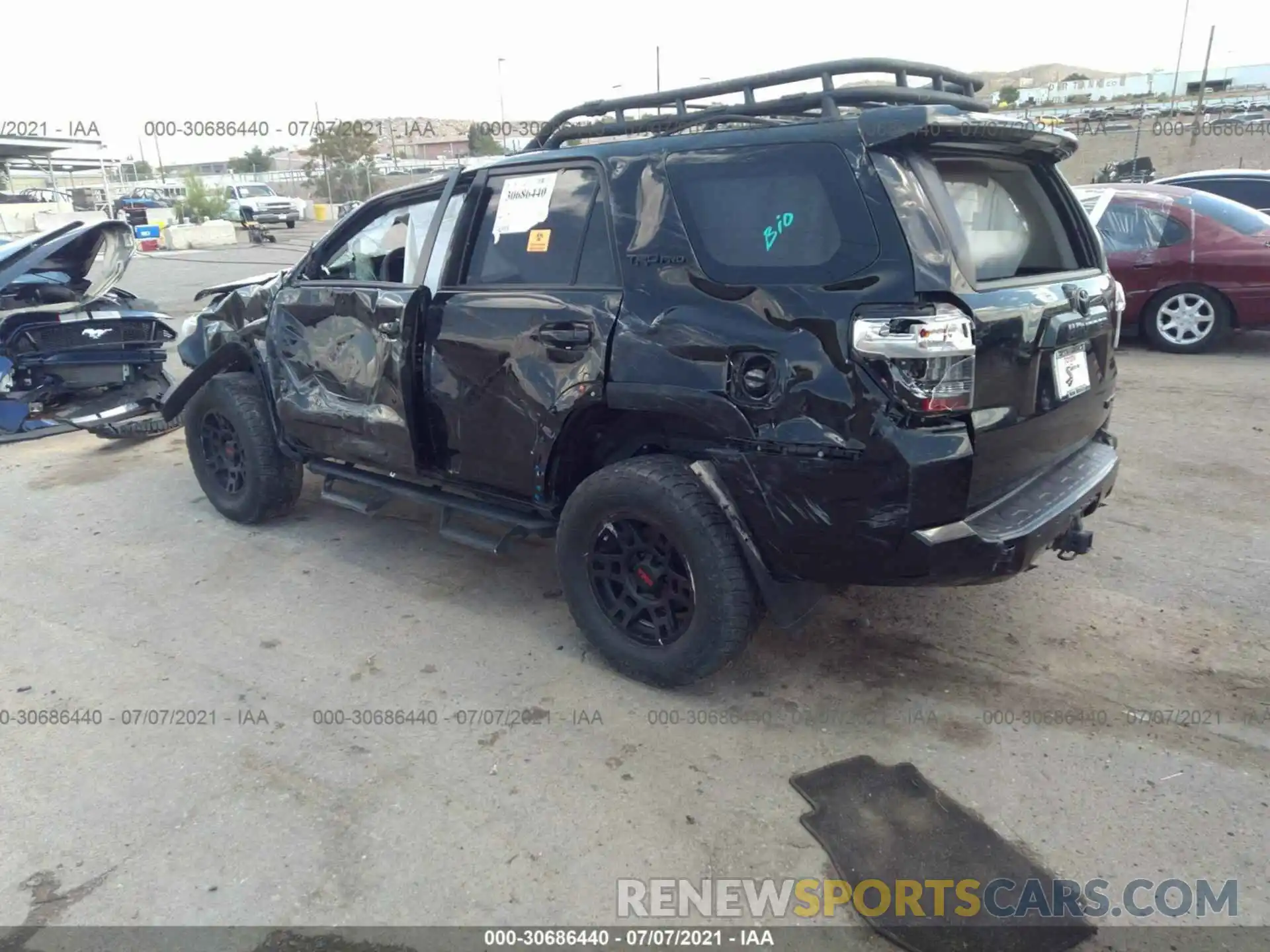 3 Photograph of a damaged car JTEBU5JR3L5781414 TOYOTA 4RUNNER 2020