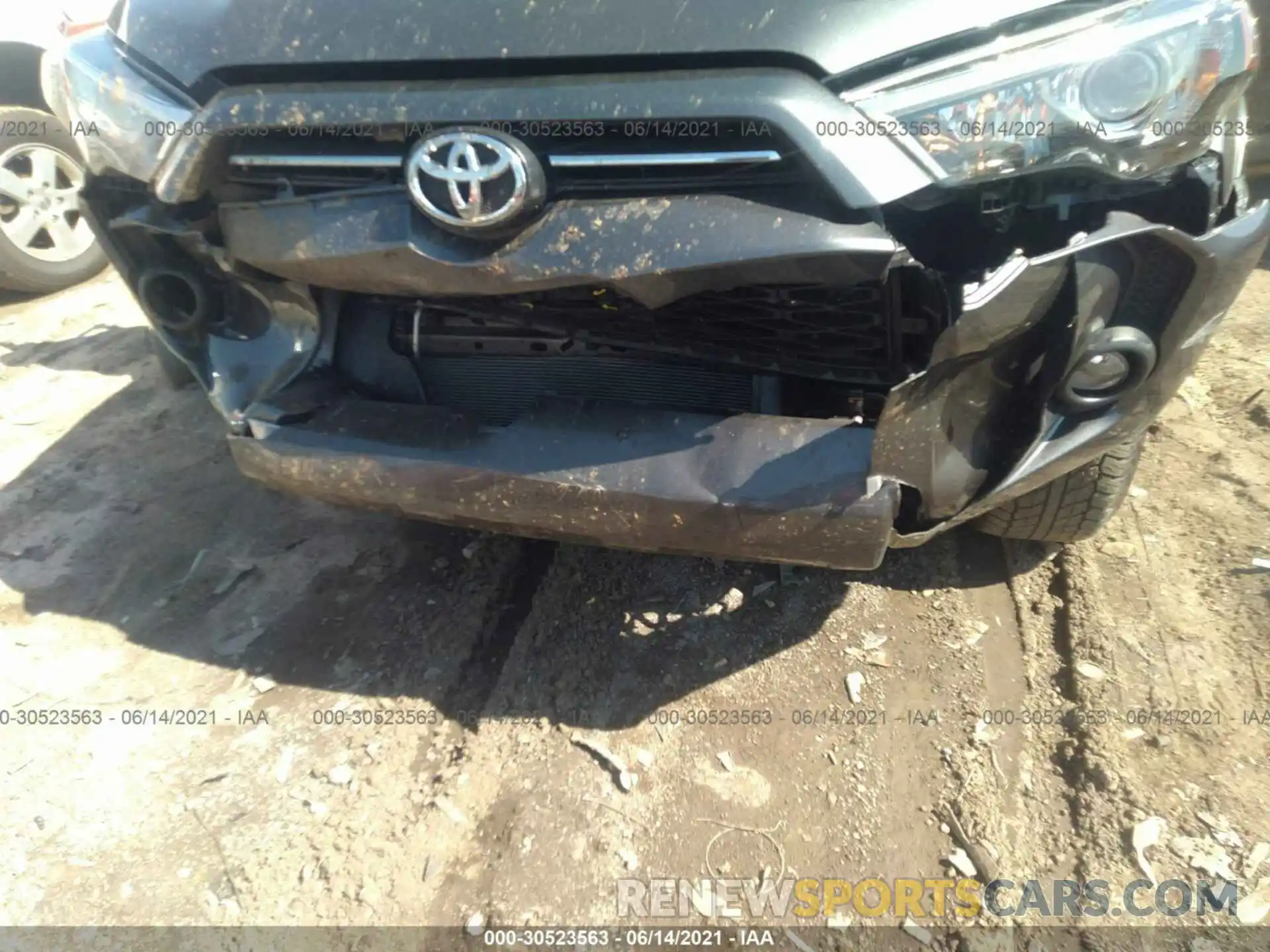 6 Photograph of a damaged car JTEBU5JR3L5783177 TOYOTA 4RUNNER 2020